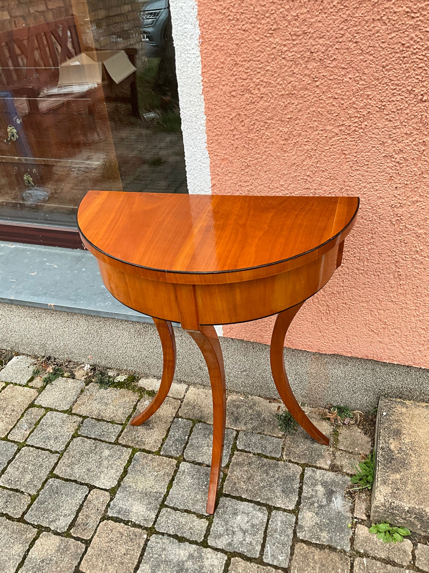 Biedermeier Demi Lune in Kirschbaum