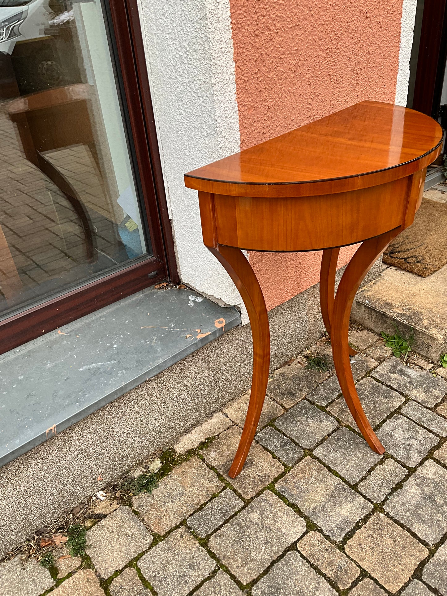 Biedermeier Demi Lune in Kirschbaum
