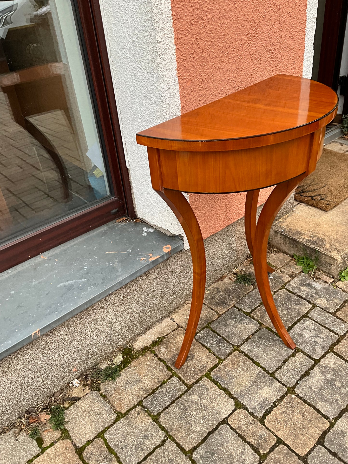 Biedermeier Demi Lune in Kirschbaum