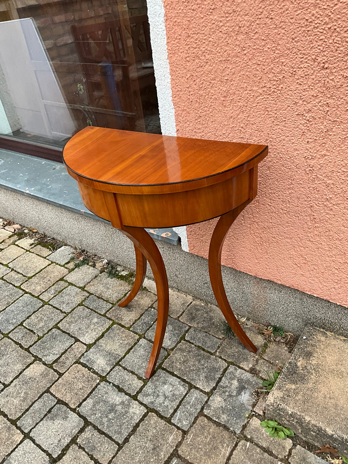 Biedermeier Demi Lune in Kirschbaum