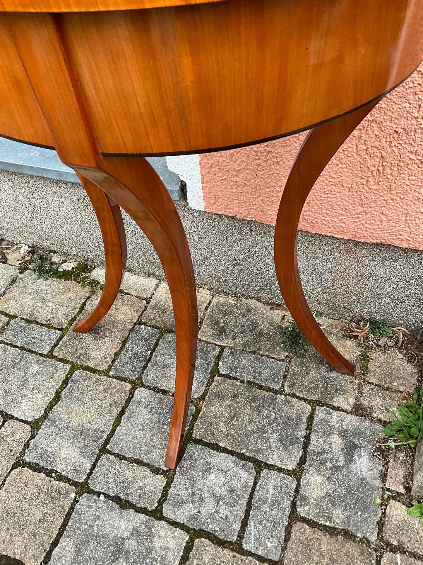 Biedermeier Demi Lune in Kirschbaum