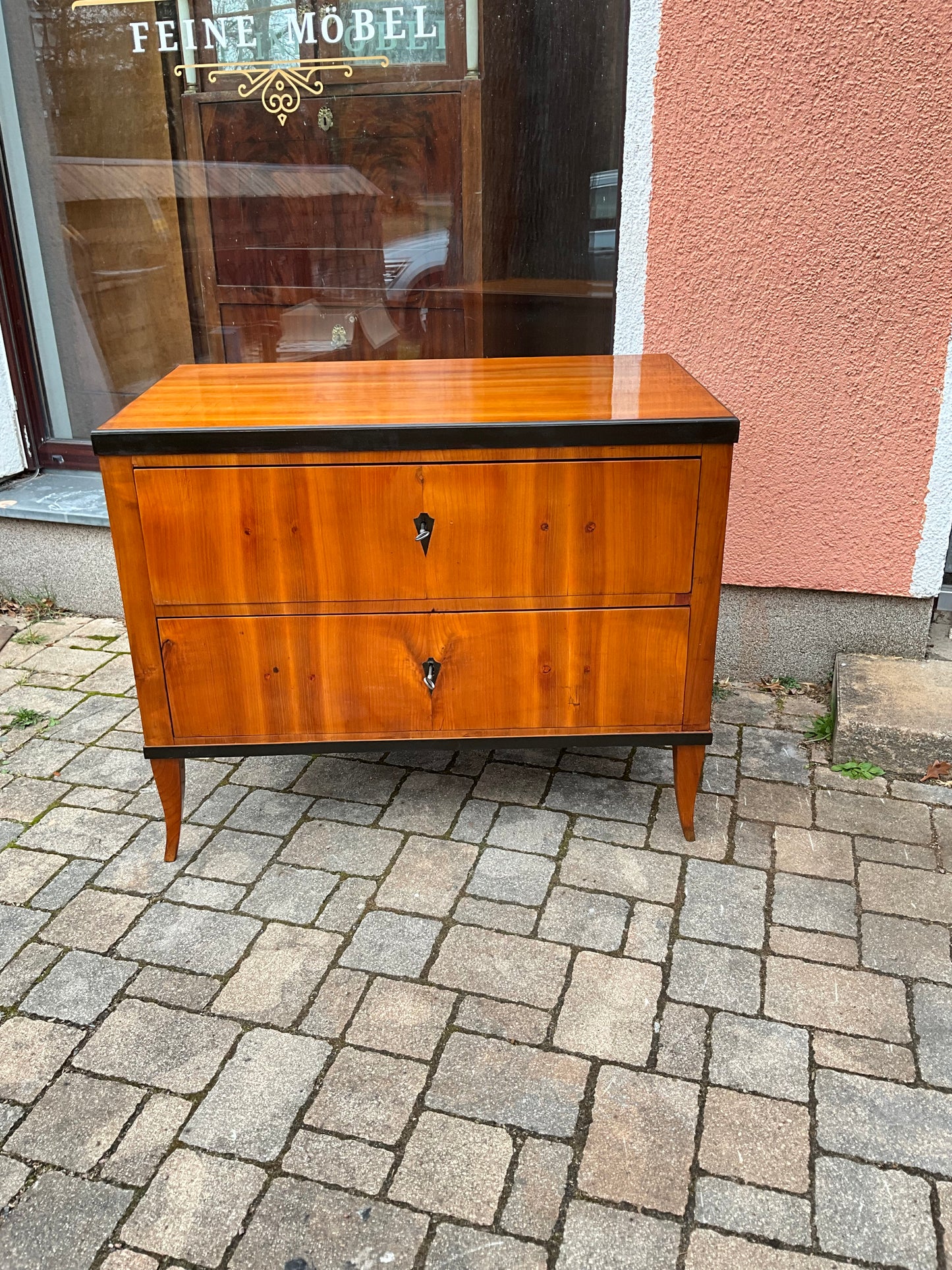 Biedermeierkommode in Kirschbaum um 1820