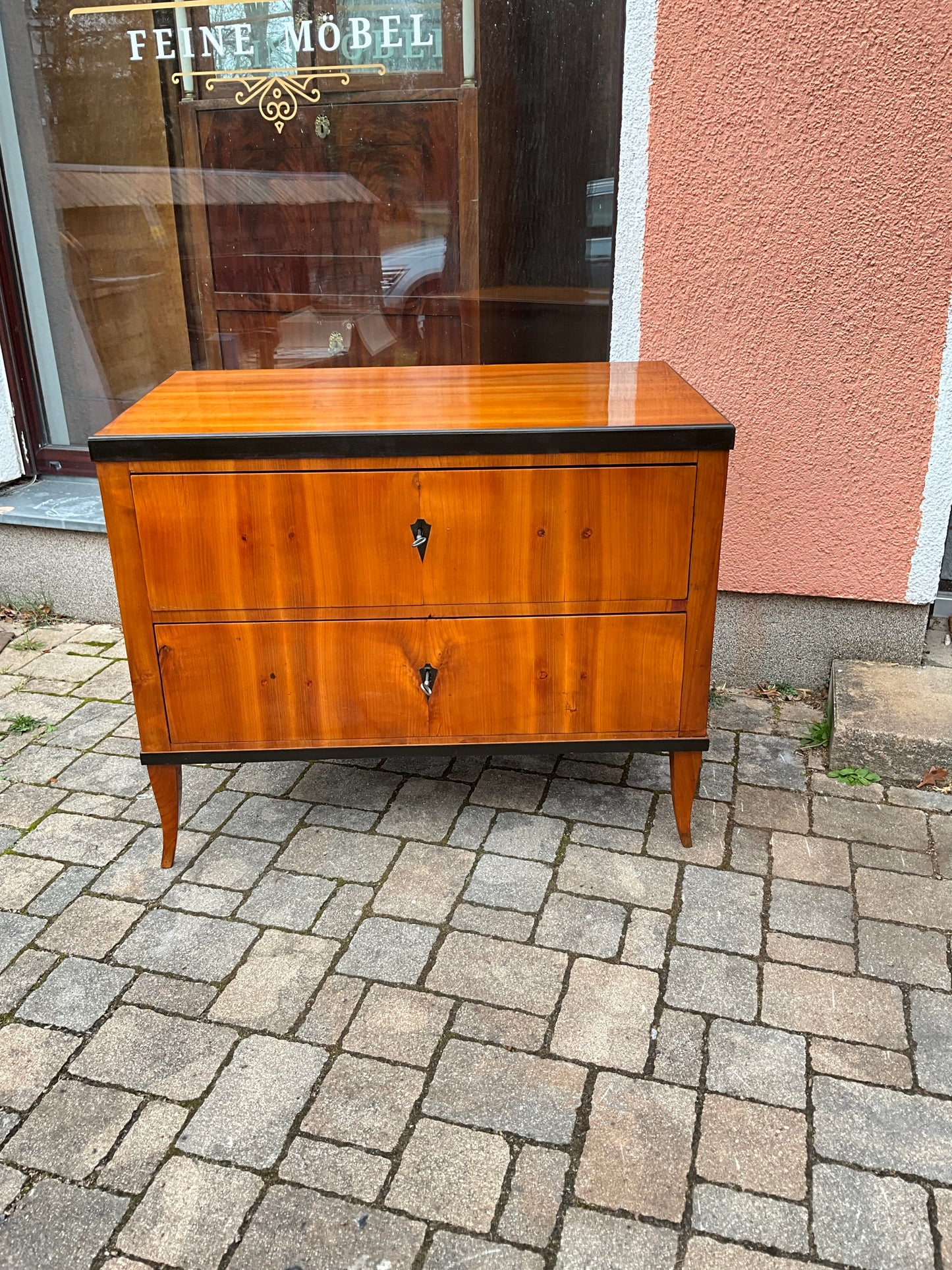 Biedermeierkommode in Kirschbaum um 1820