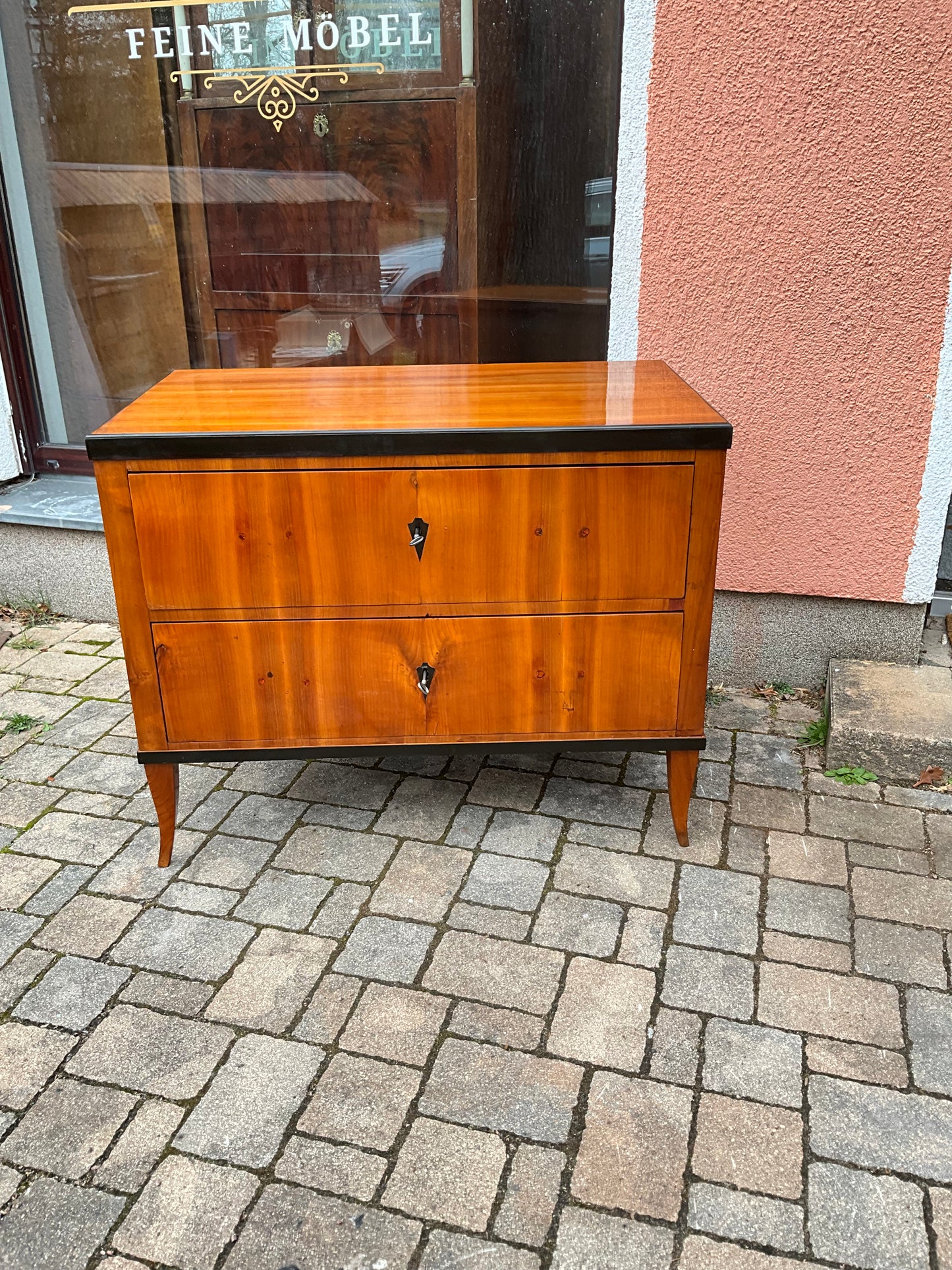 Biedermeierkommode in Kirschbaum um 1820