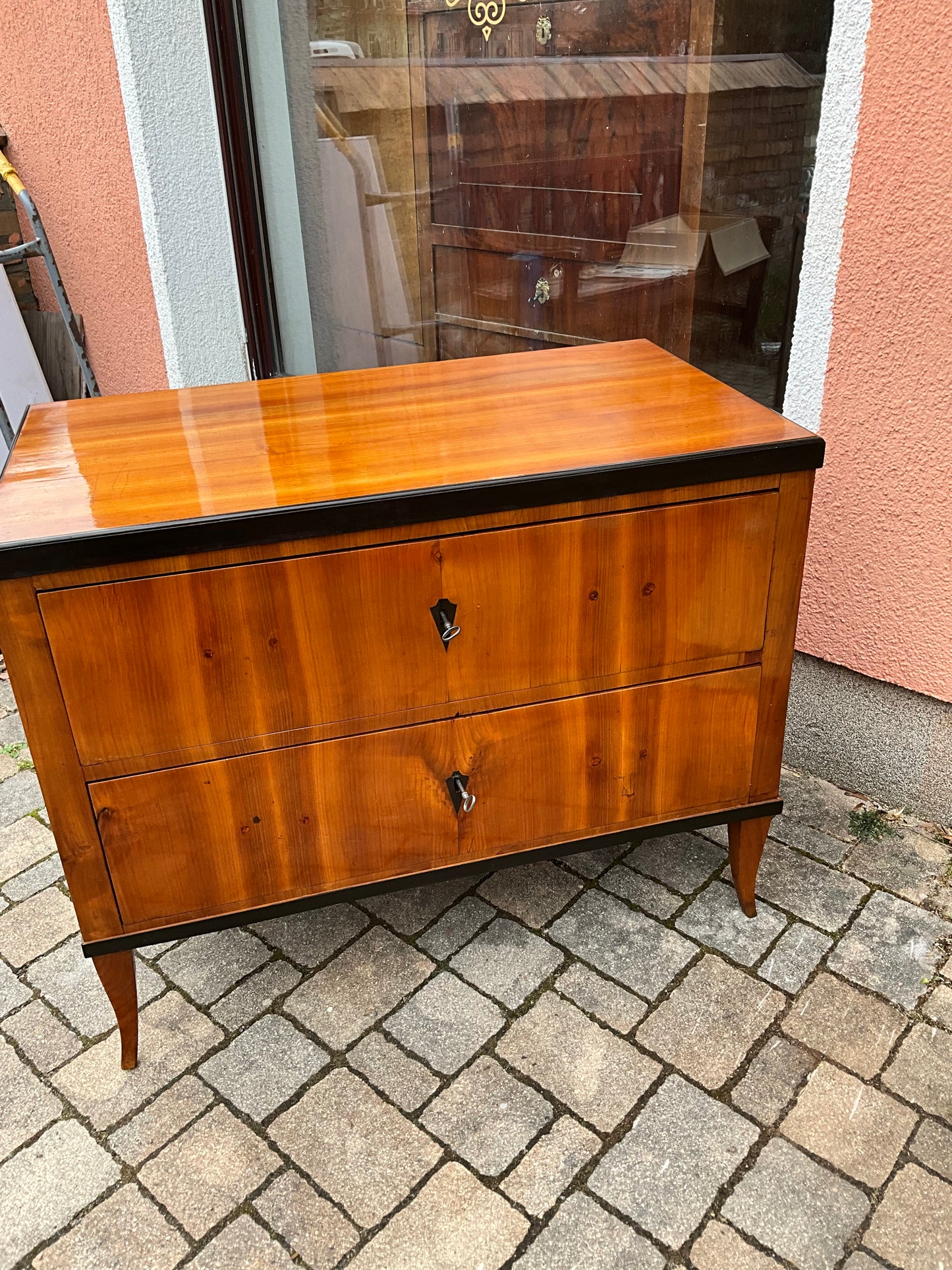 Biedermeierkommode in Kirschbaum um 1820