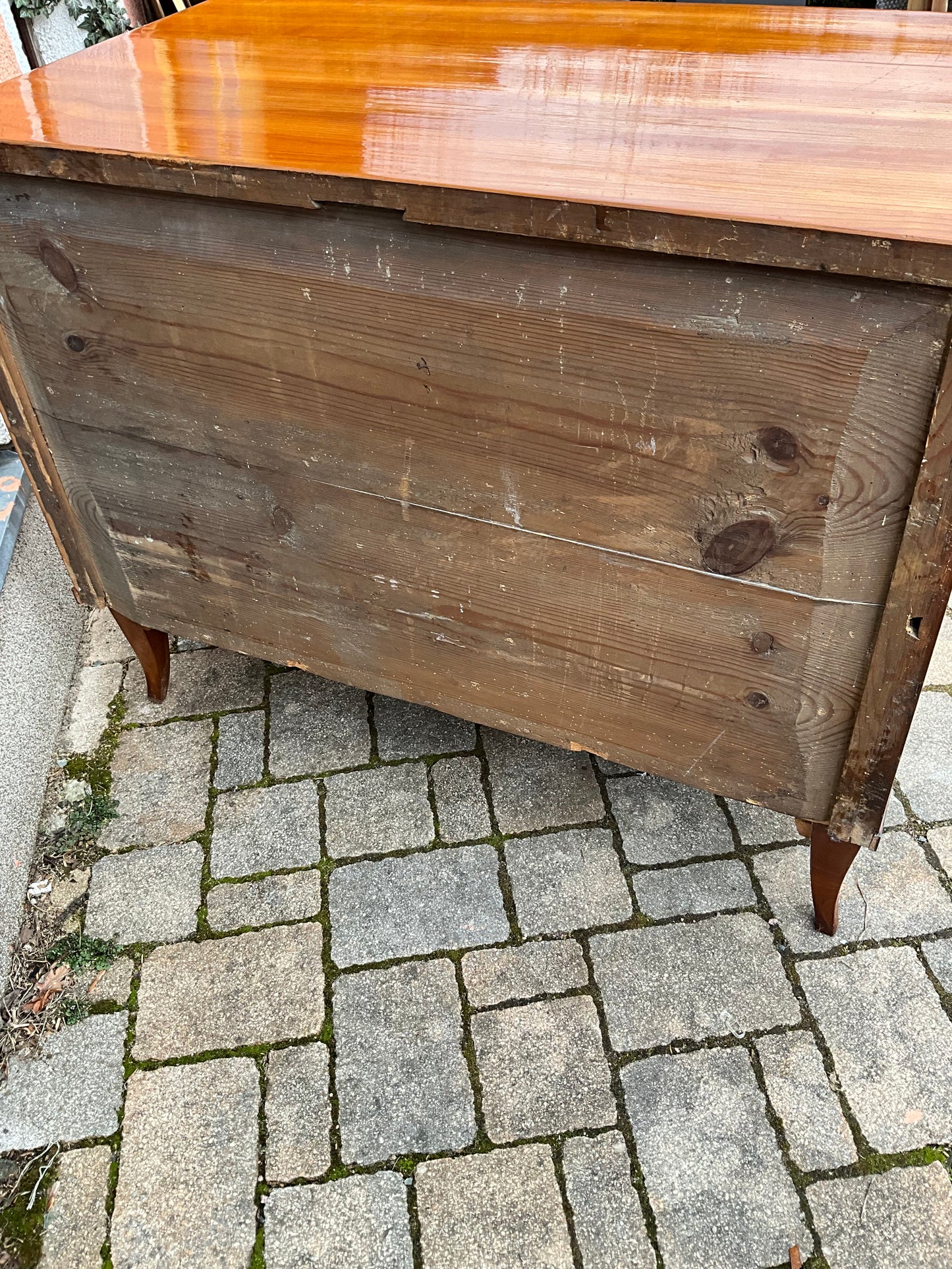 Biedermeierkommode in Kirschbaum um 1820