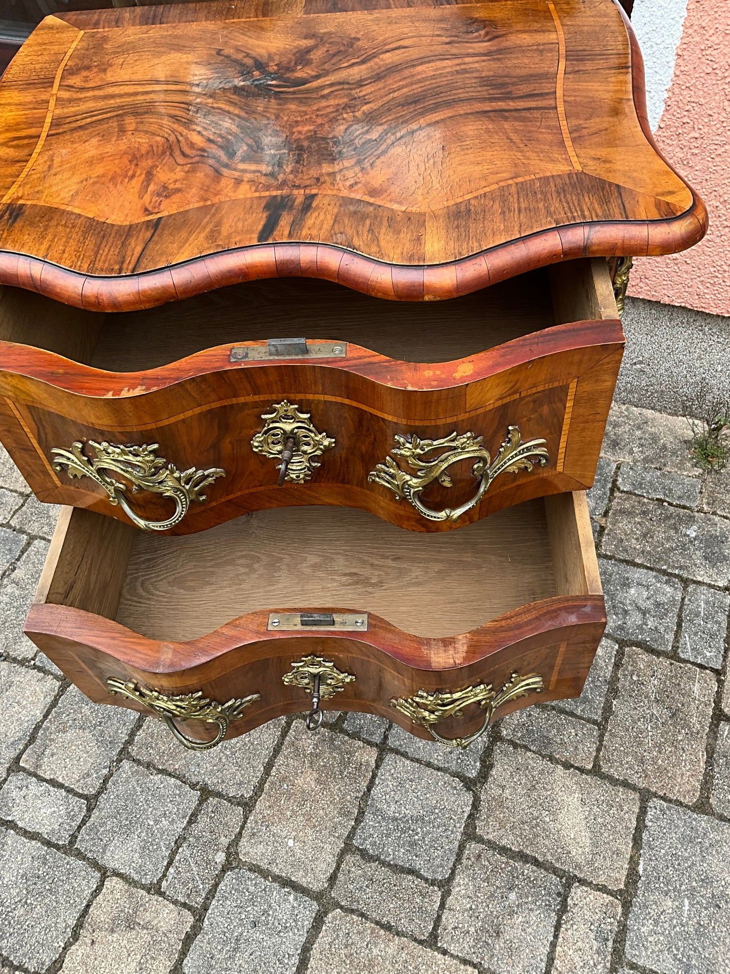 Dresdner Barockkommode in Nussbaum um 1870