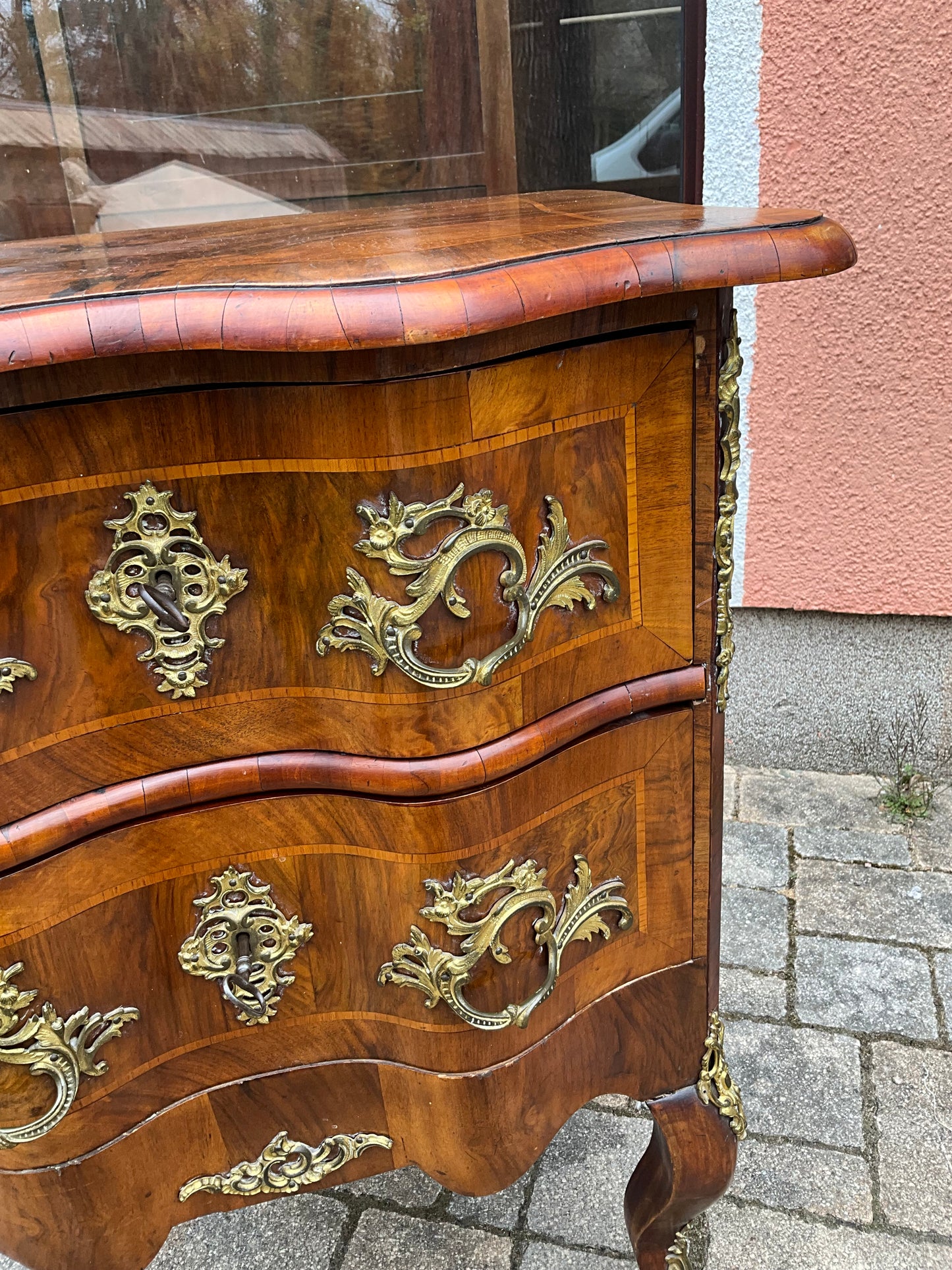 Dresdner Barockkommode in Nussbaum um 1870