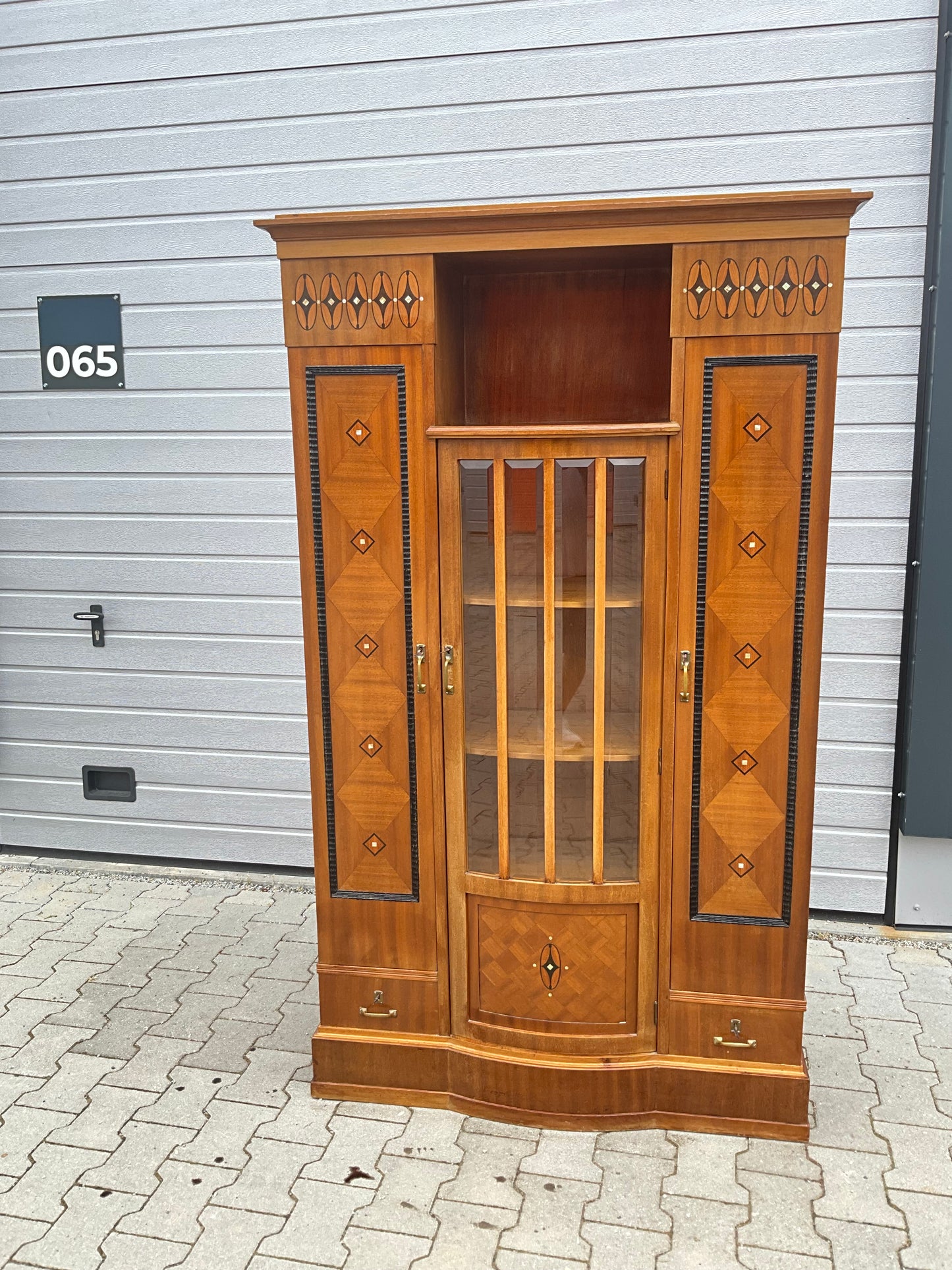 Art Deco Vitrine in Mahagoni um 1920