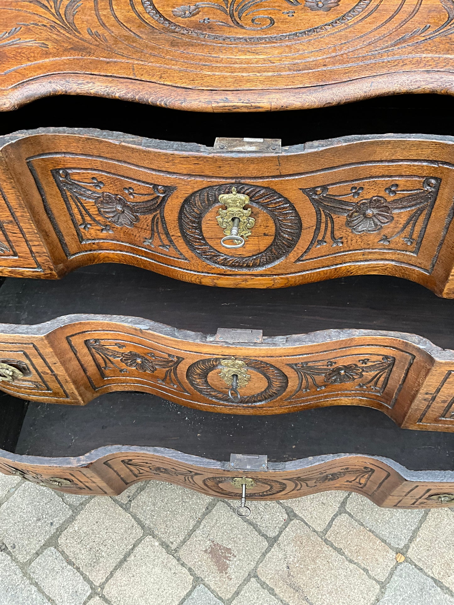 Seltene Barockkommode in Eiche um 1760