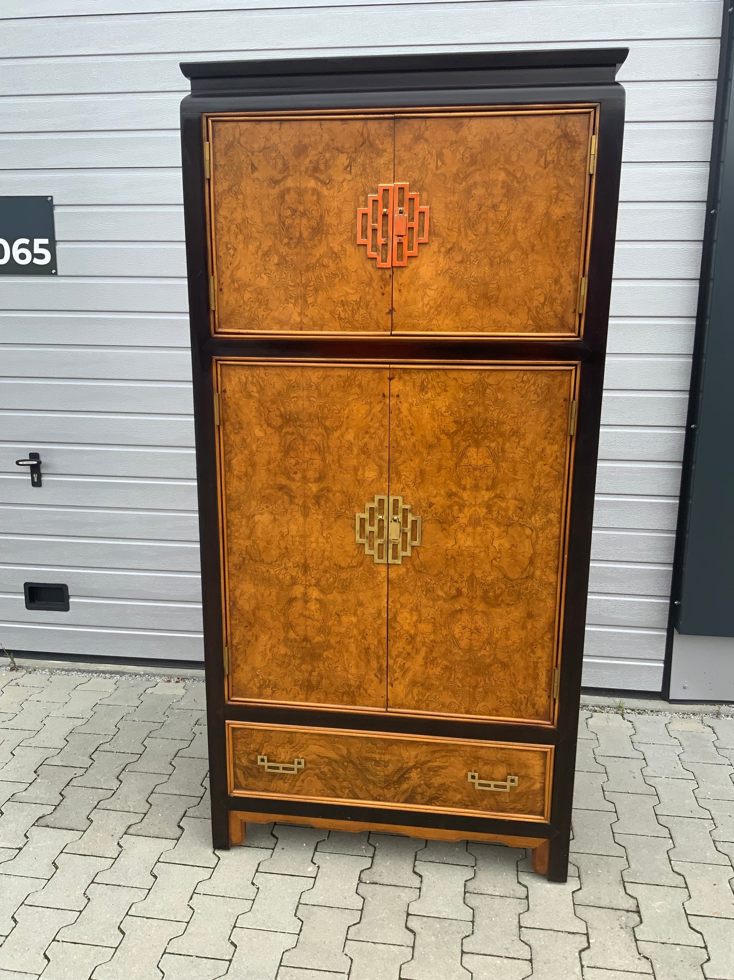 1970 s Vintage Chin Hua Hochschrank Designer Raymond Sobota