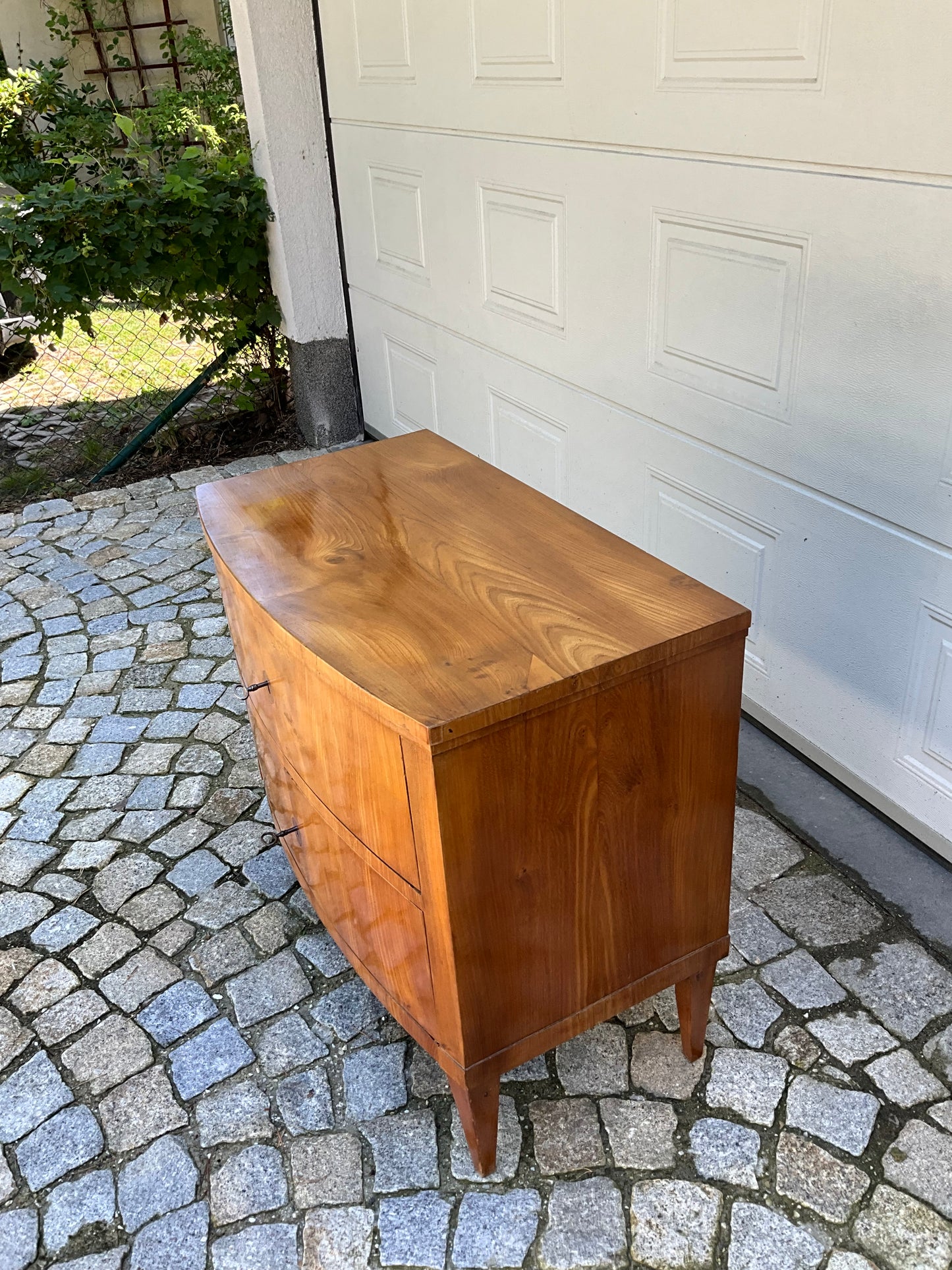 Biedermeierkommode in Esche um 1820