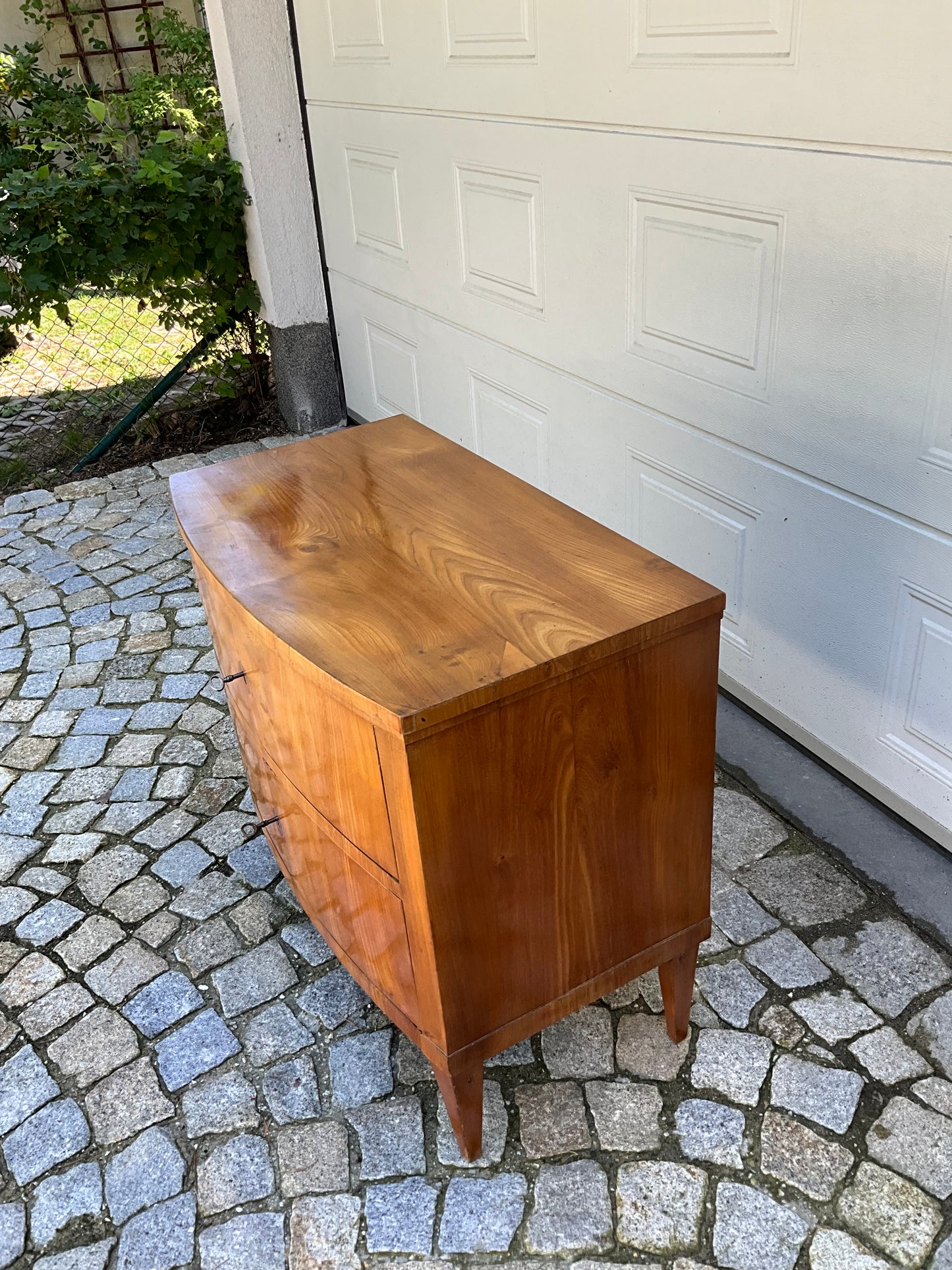 Biedermeierkommode in Esche um 1820