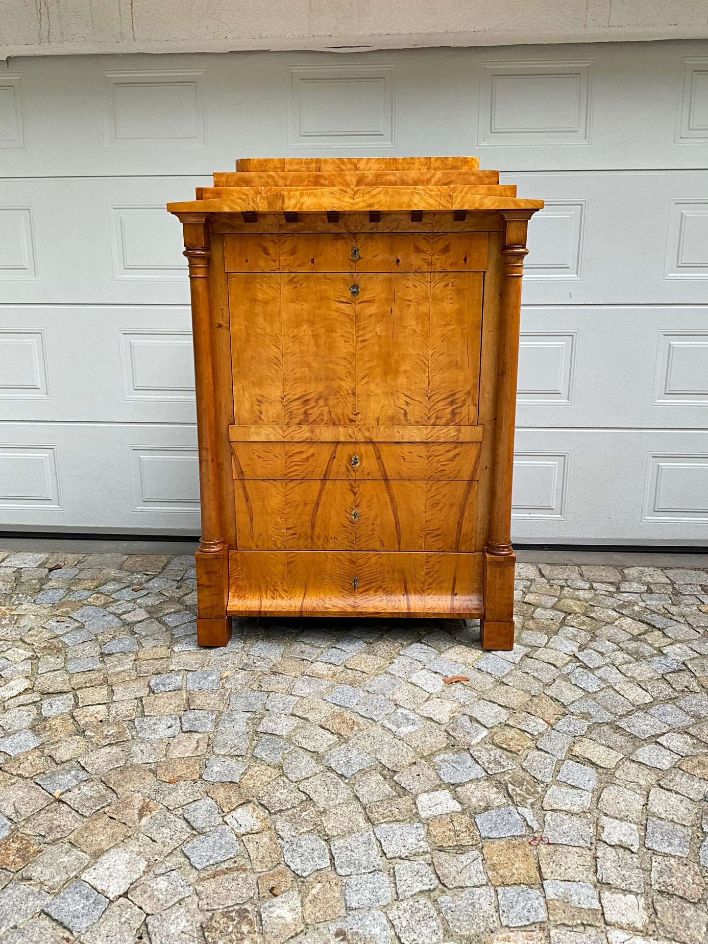 Biedermeier Sekretär in Birke Berlin um 1820