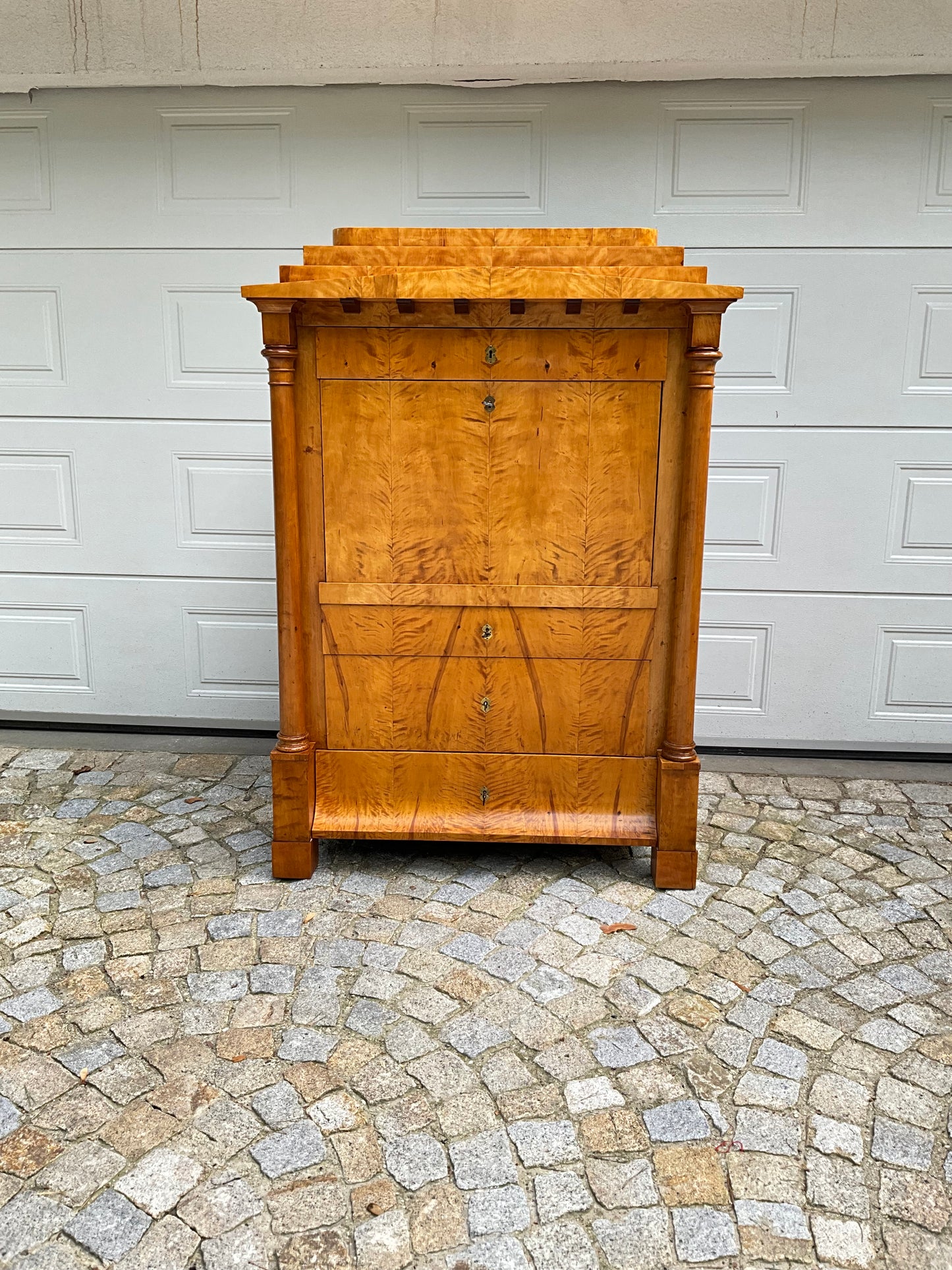 Biedermeier Sekretär in Birke Berlin um 1820