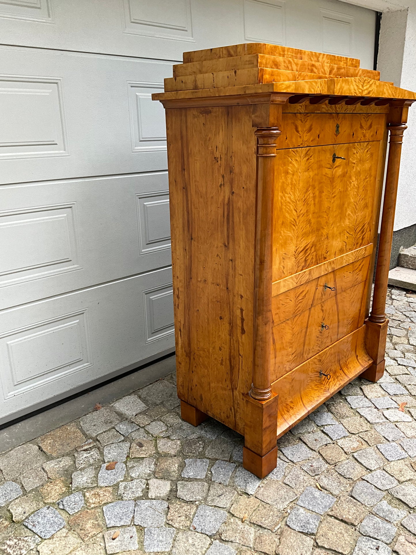 Biedermeier Sekretär in Birke Berlin um 1820