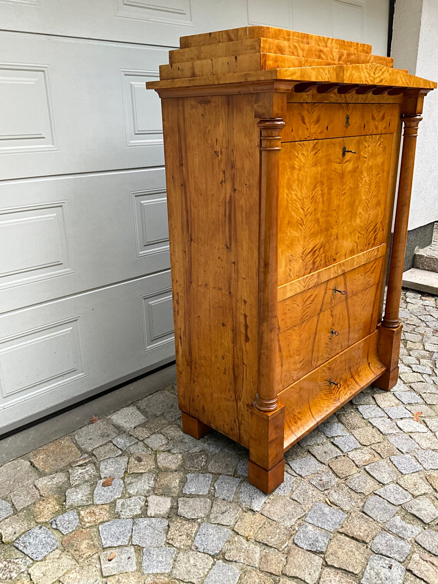 Biedermeier Sekretär in Birke Berlin um 1820