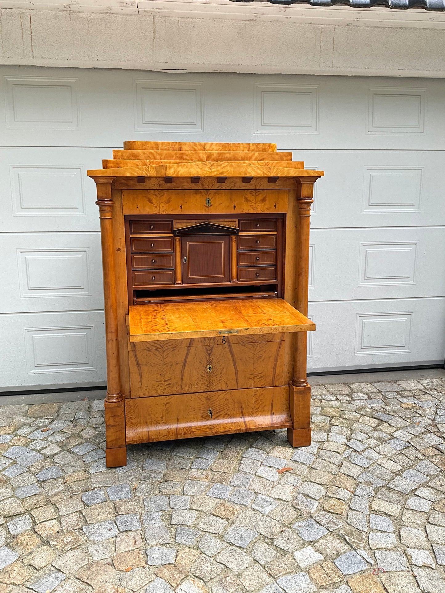 Biedermeier Sekretär in Birke Berlin um 1820