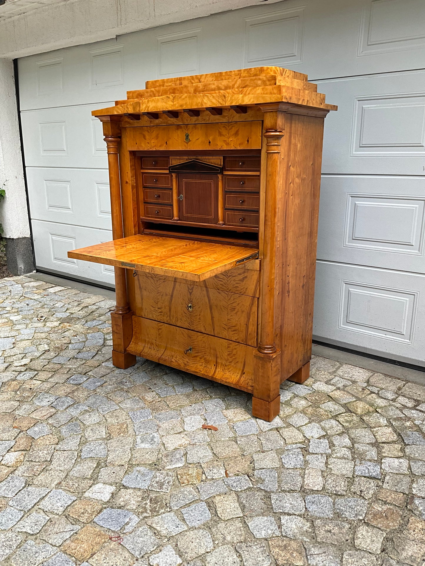 Biedermeier Sekretär in Birke Berlin um 1820