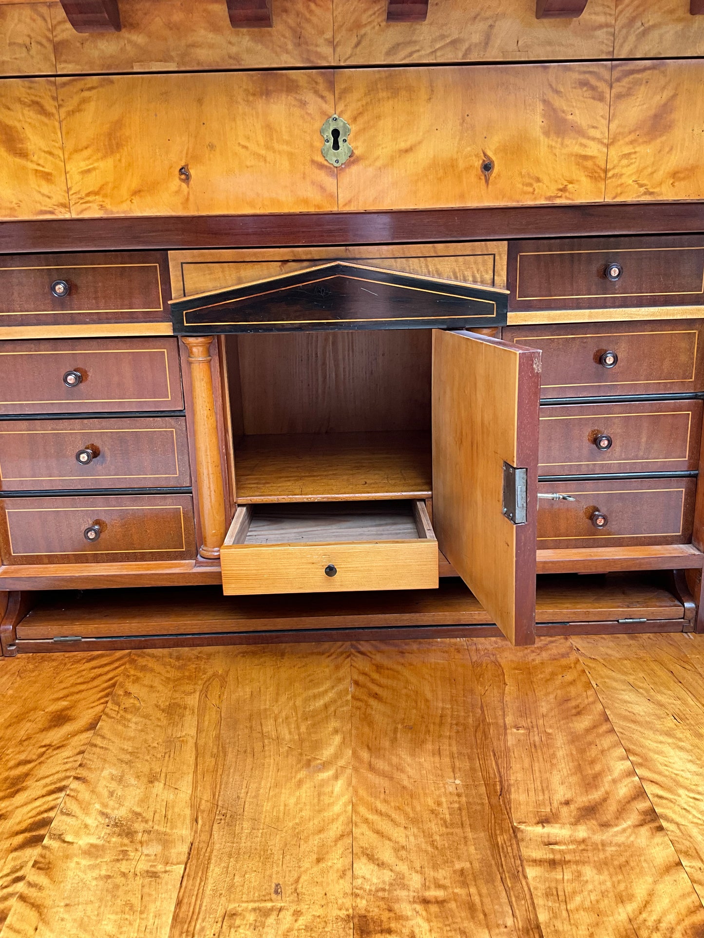 Biedermeier Sekretär in Birke Berlin um 1820