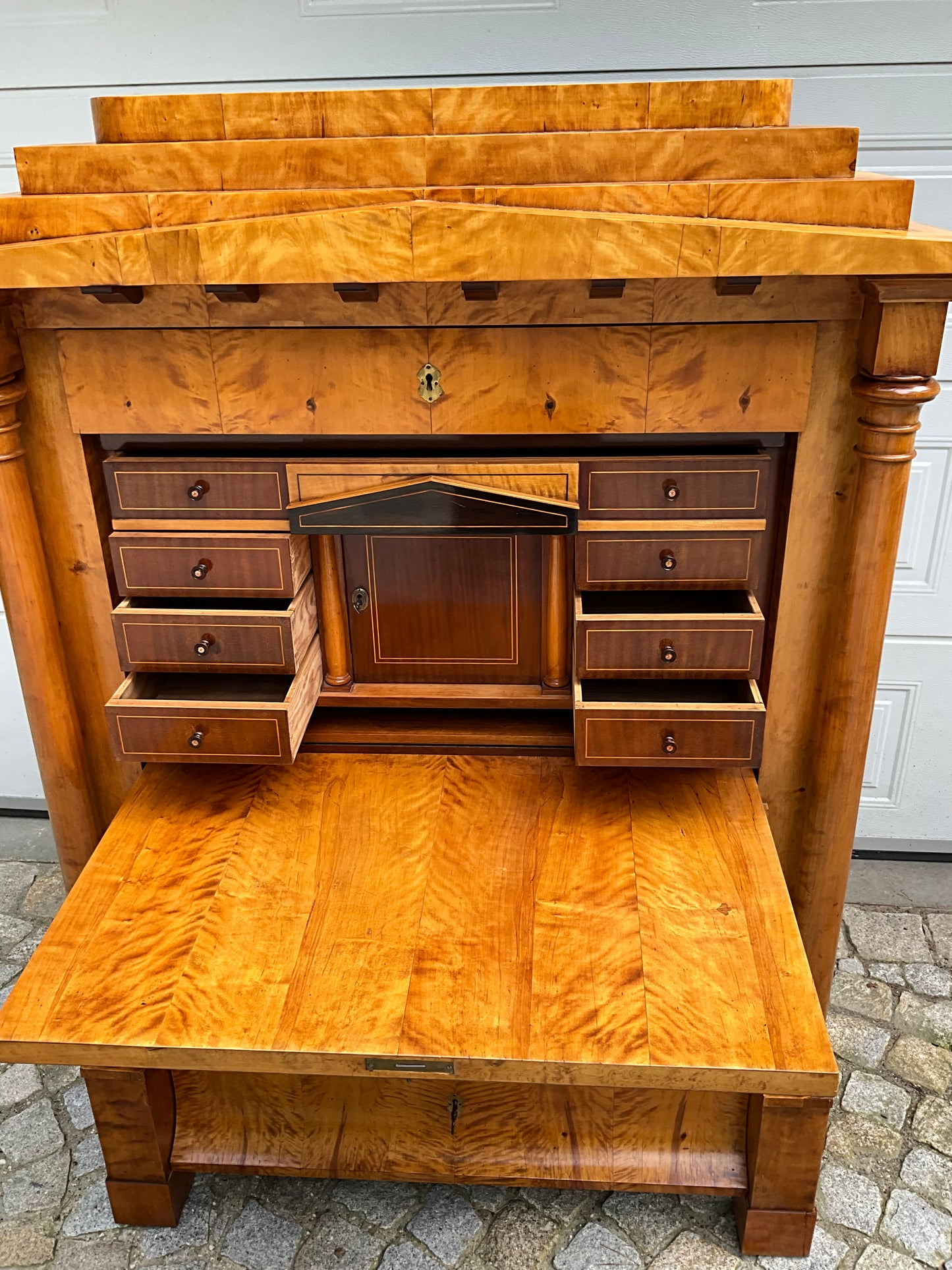 Biedermeier Sekretär in Birke Berlin um 1820