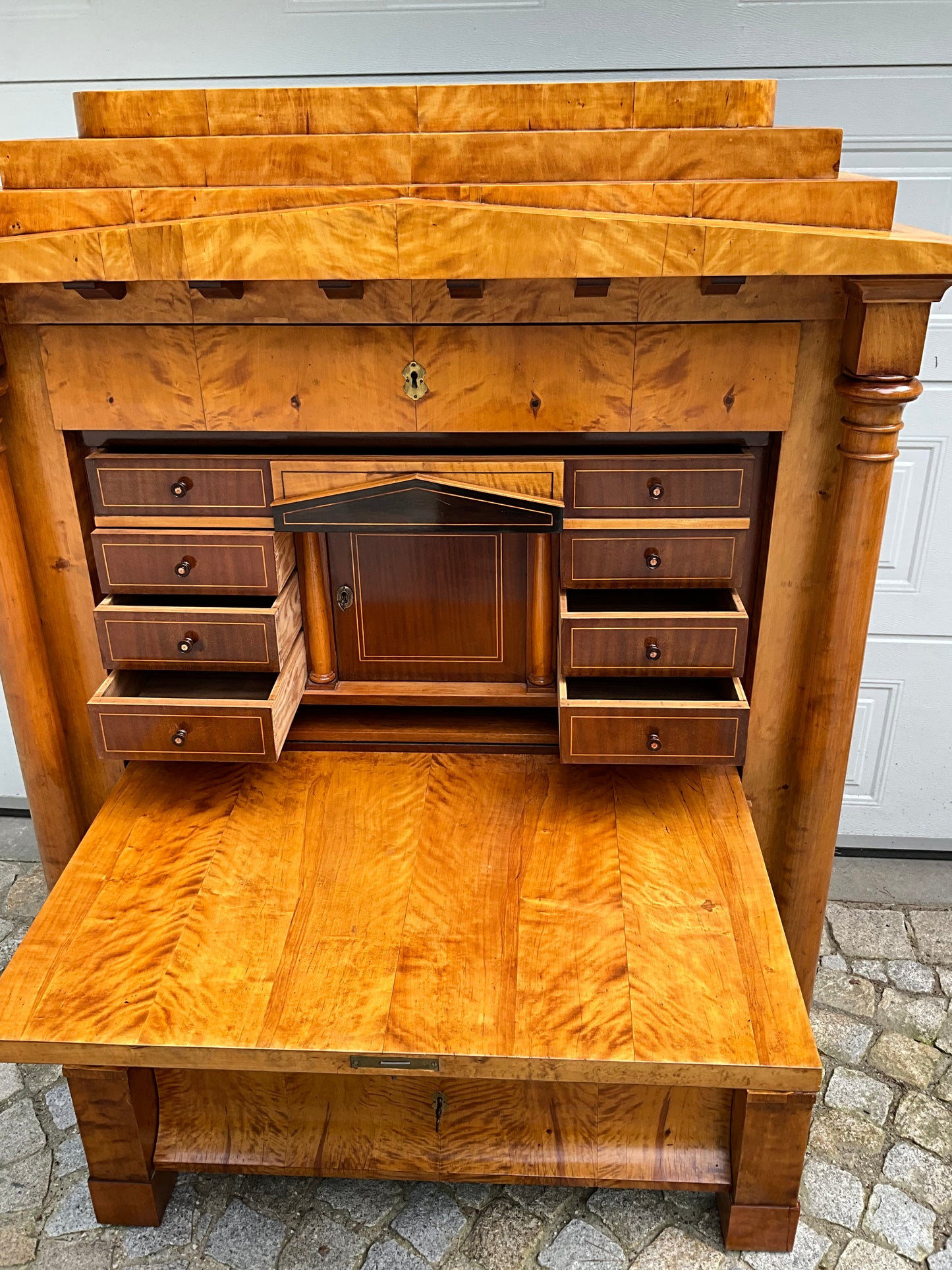 Biedermeier Sekretär in Birke Berlin um 1820