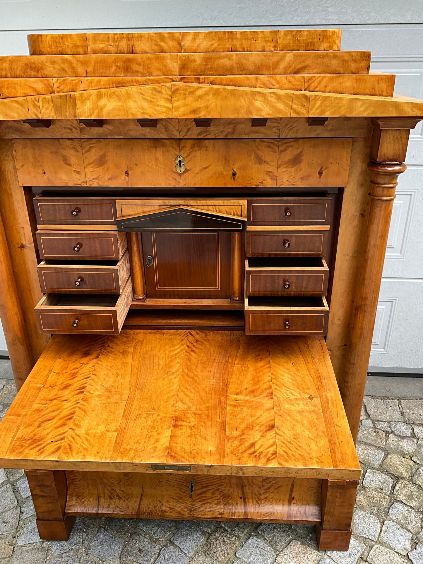 Biedermeier Sekretär in Birke Berlin um 1820