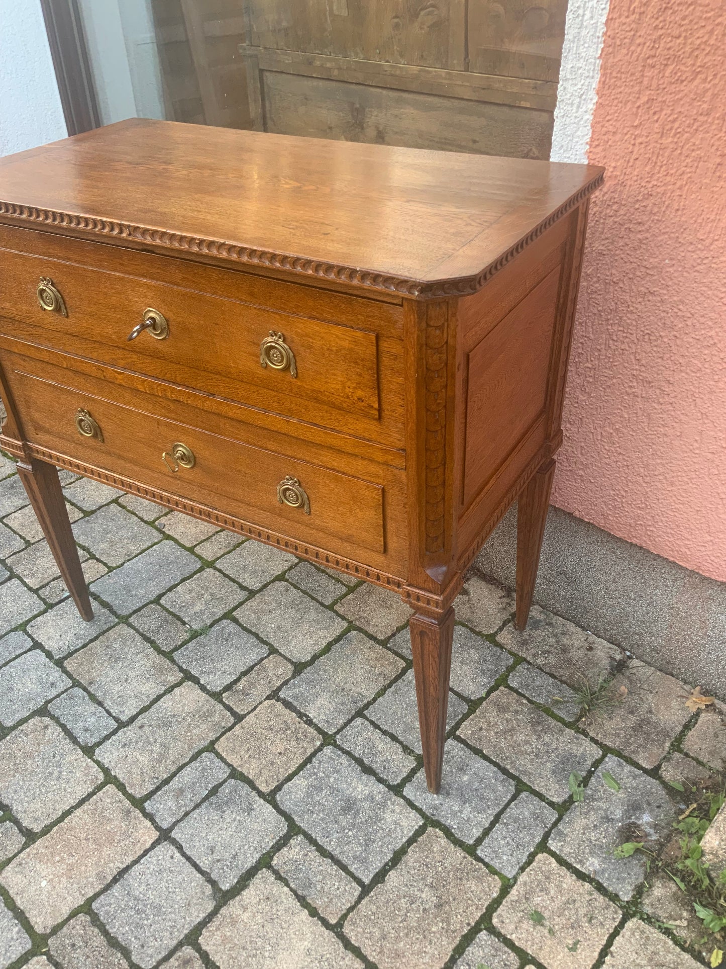 Kleine Louis Seizekommode in Eiche um 1790