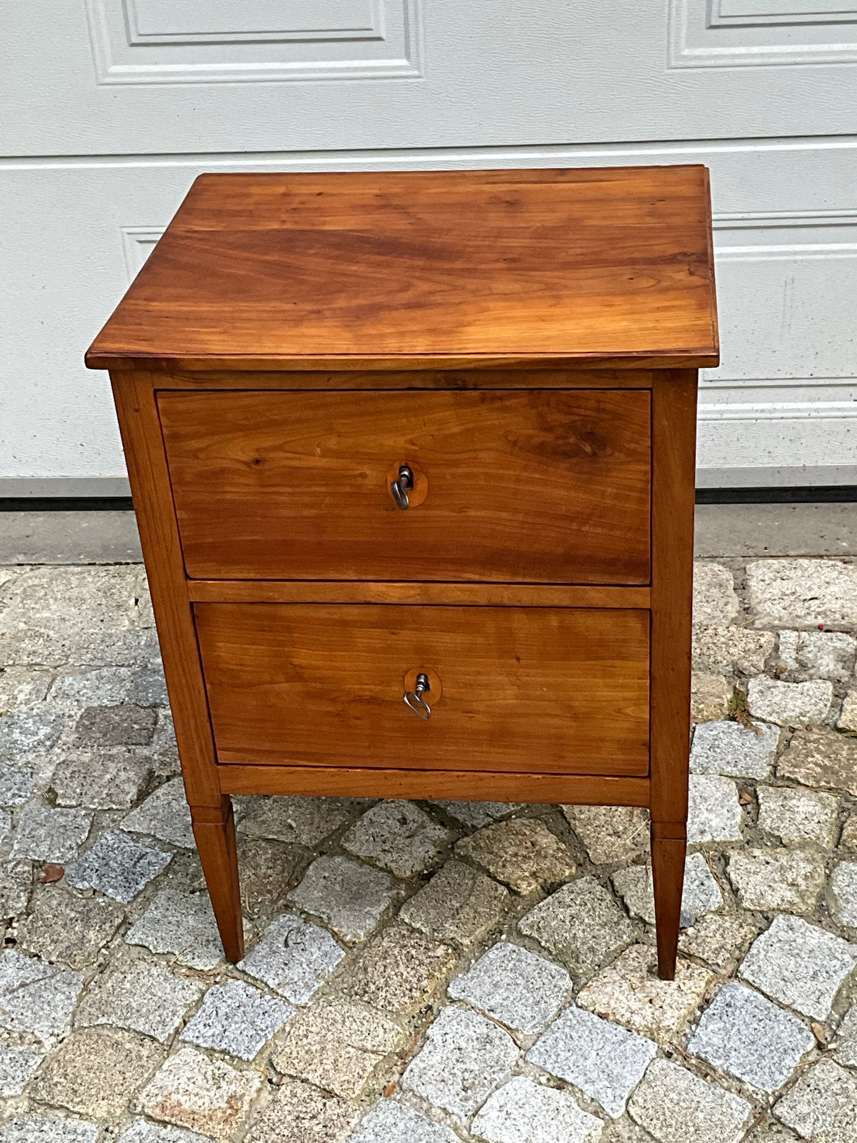 Frühe Biedermeier Kirschbaumkommode um 1815