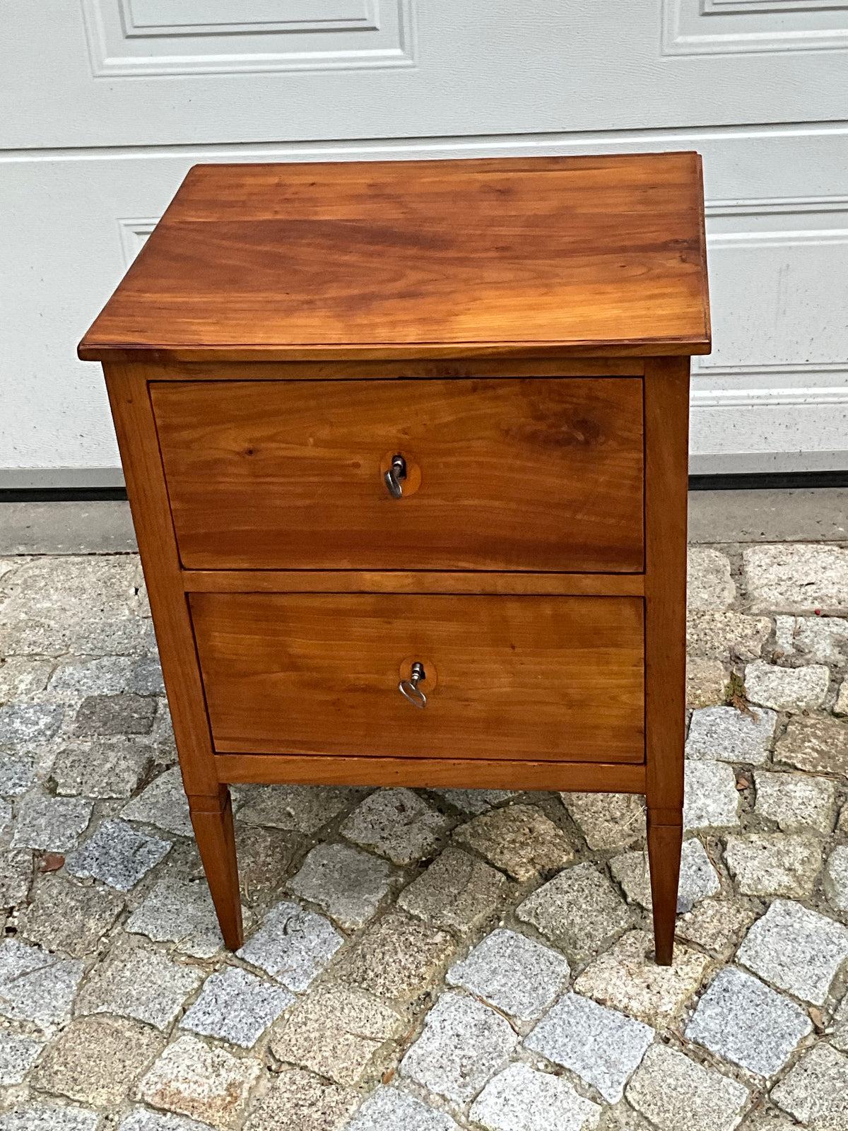 Frühe Biedermeier Kirschbaumkommode um 1815