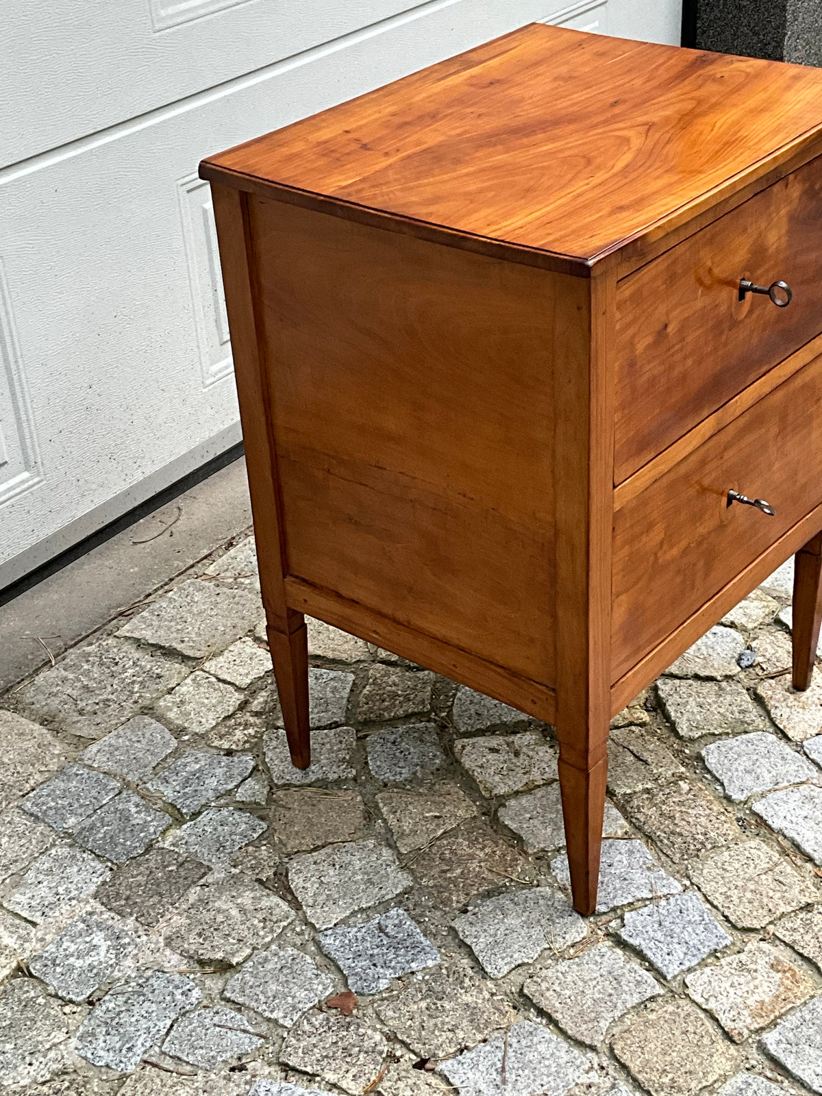 Frühe Biedermeier Kirschbaumkommode um 1815