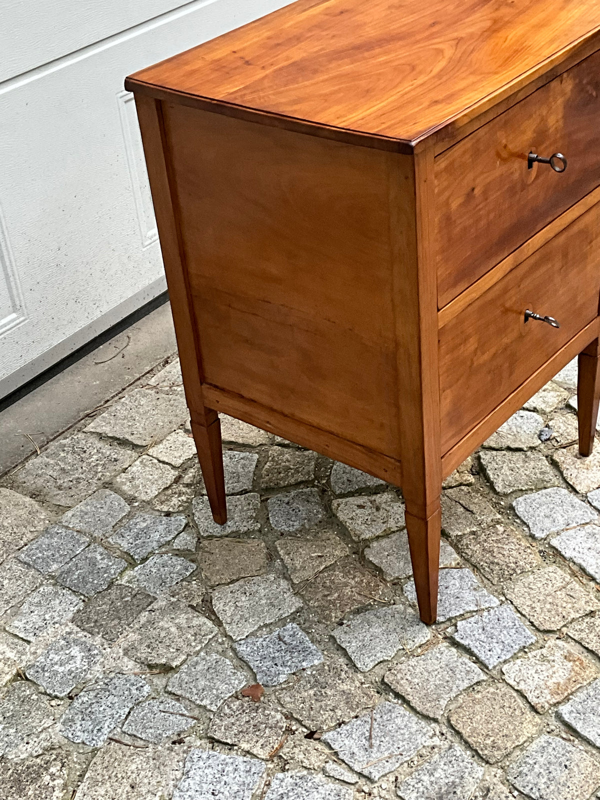 Frühe Biedermeier Kirschbaumkommode um 1815