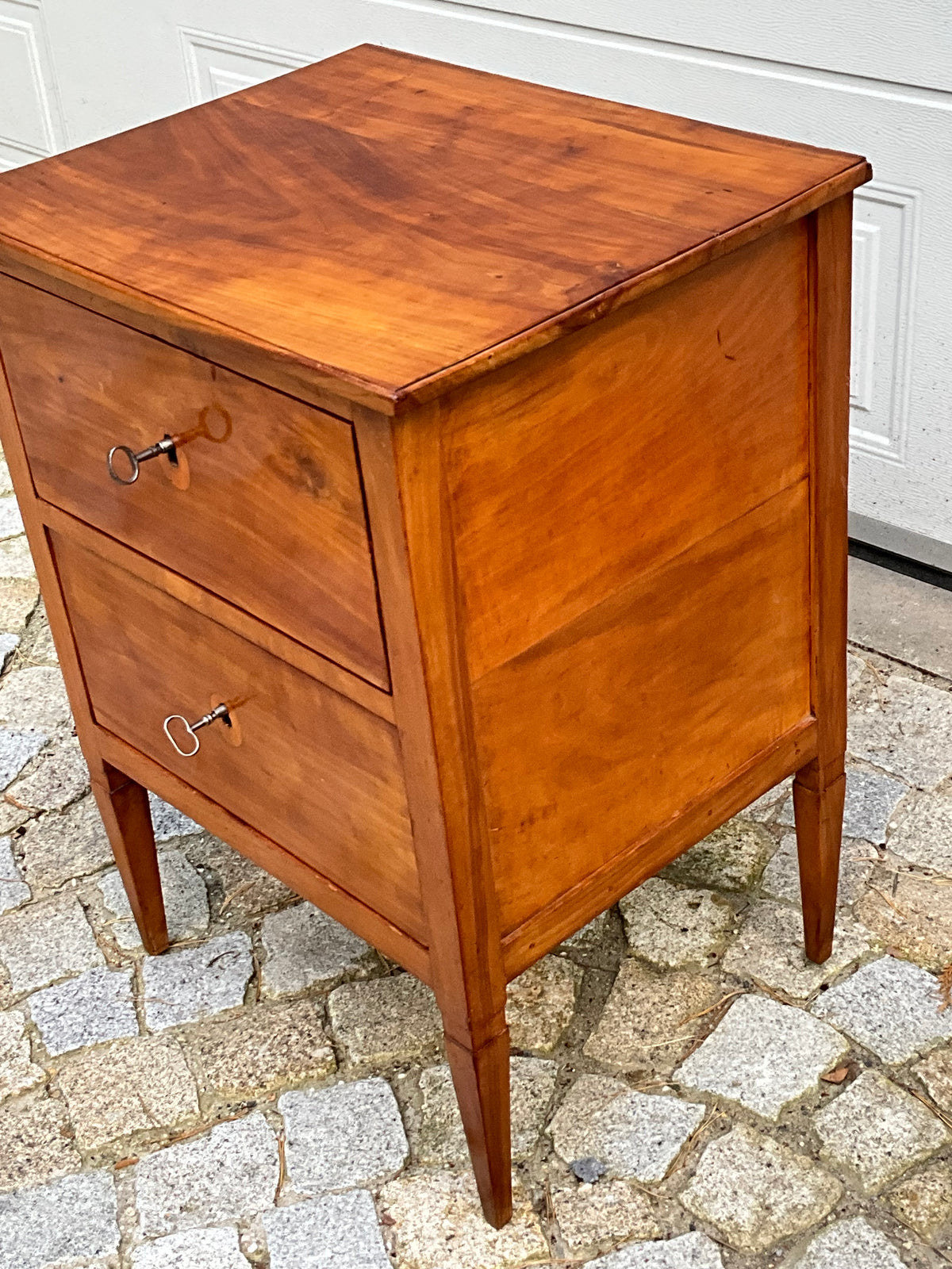 Frühe Biedermeier Kirschbaumkommode um 1815