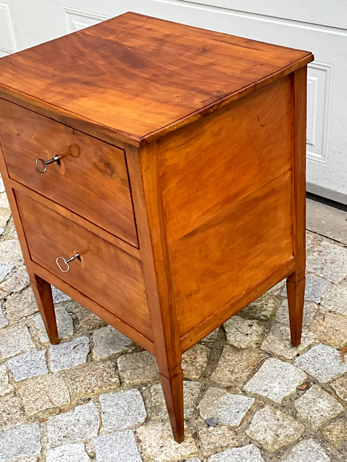 Frühe Biedermeier Kirschbaumkommode um 1815