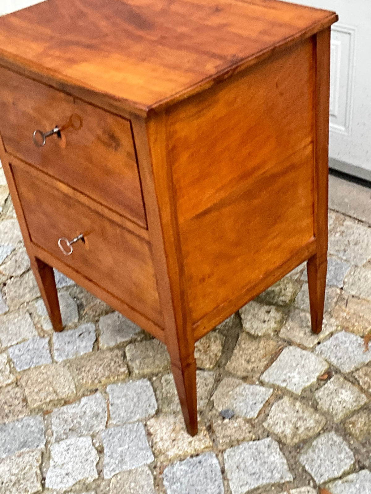 Frühe Biedermeier Kirschbaumkommode um 1815