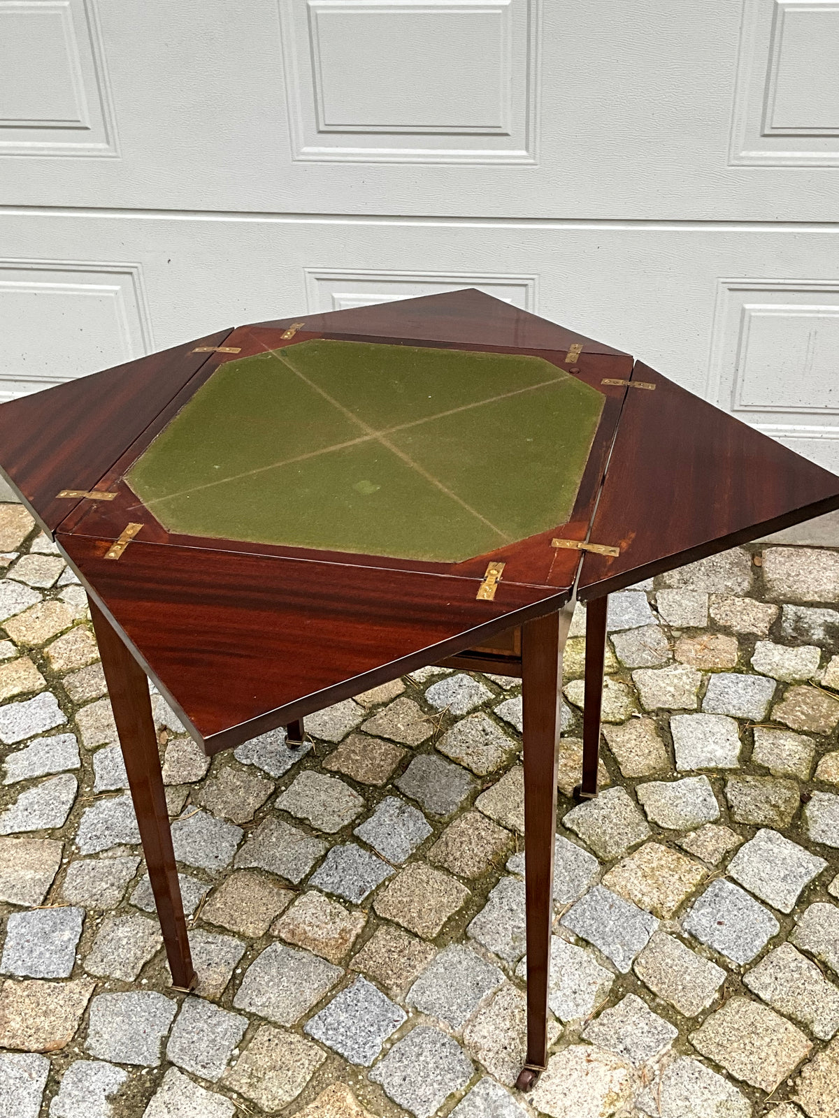 Spieltisch in Mahagoni England um 1900