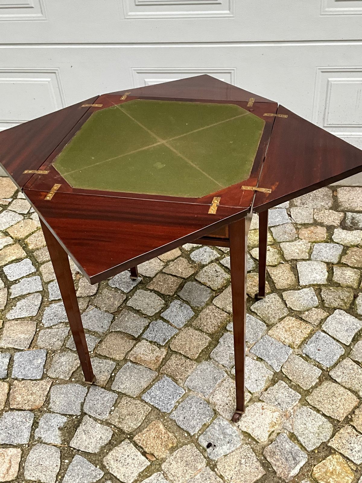 Spieltisch in Mahagoni England um 1900