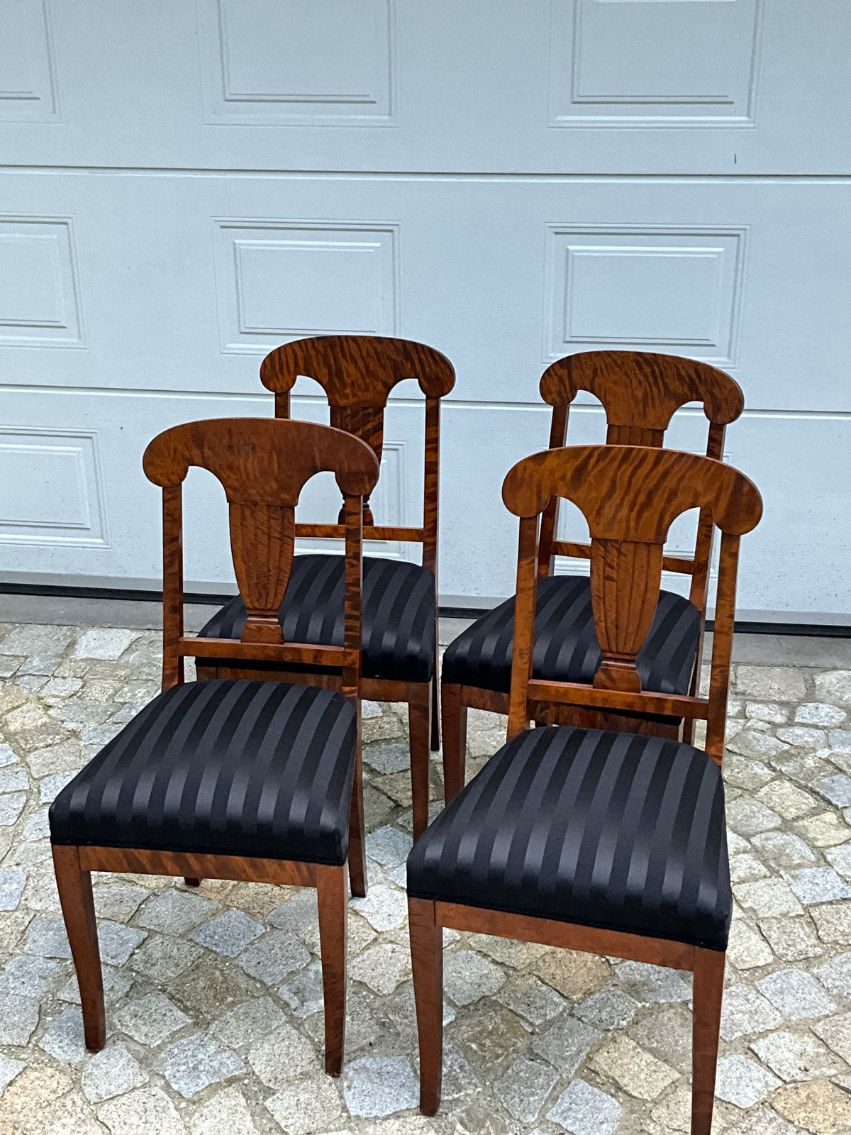 Set von 4 Biedermeierstühlen in Birke