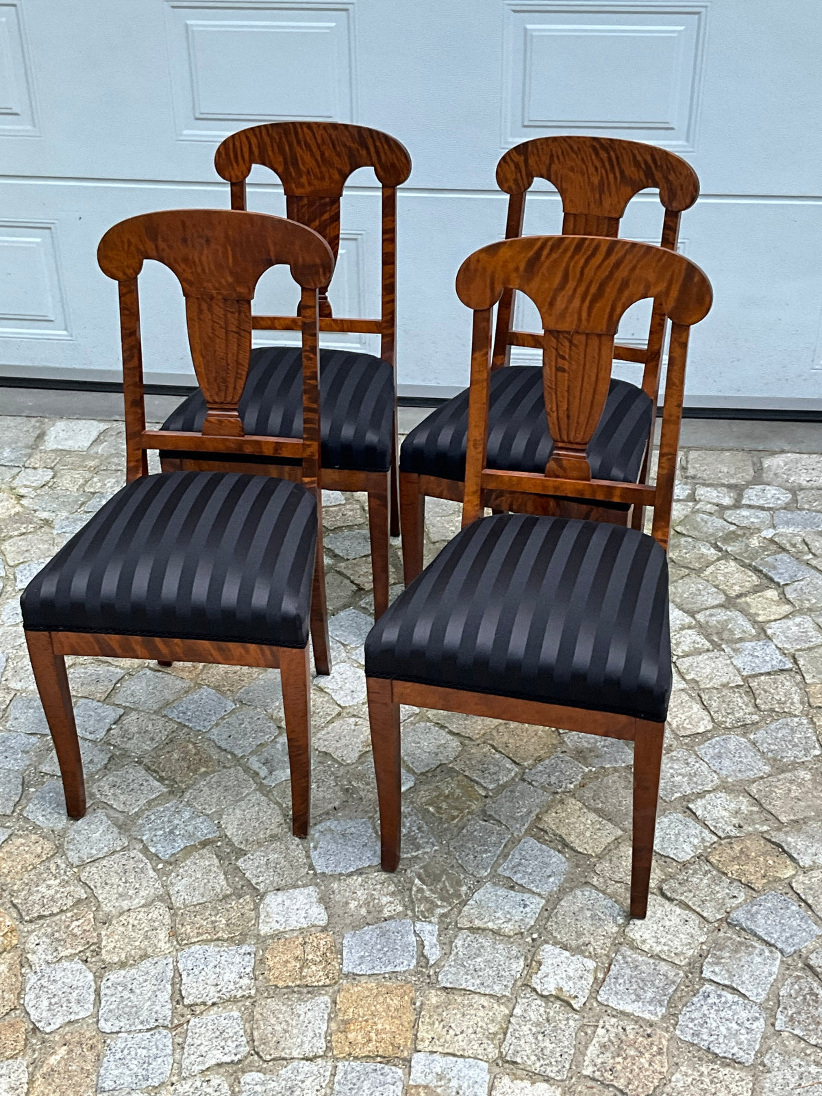 Set von 4 Biedermeierstühlen in Birke