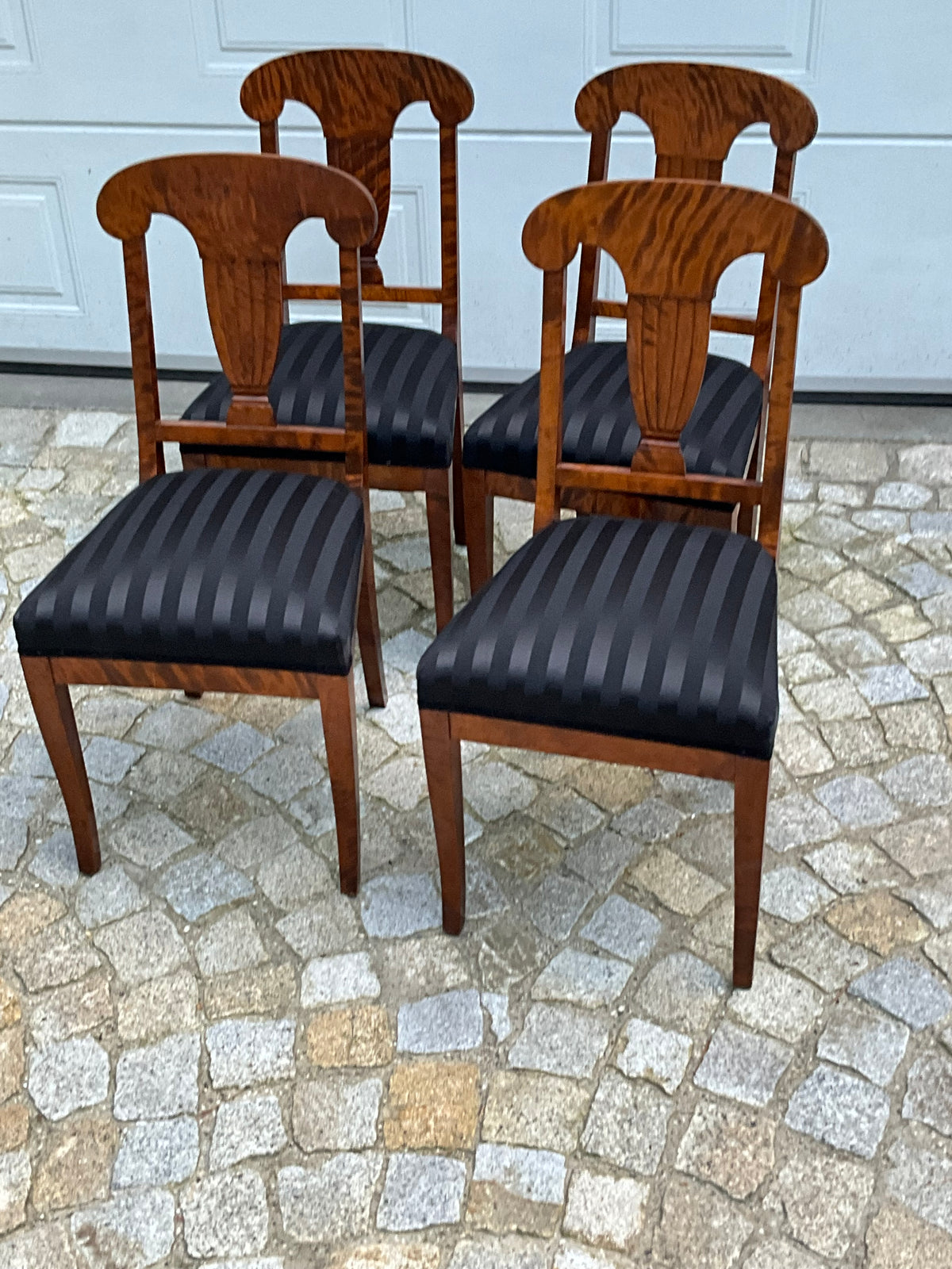 Set von 4 Biedermeierstühlen in Birke