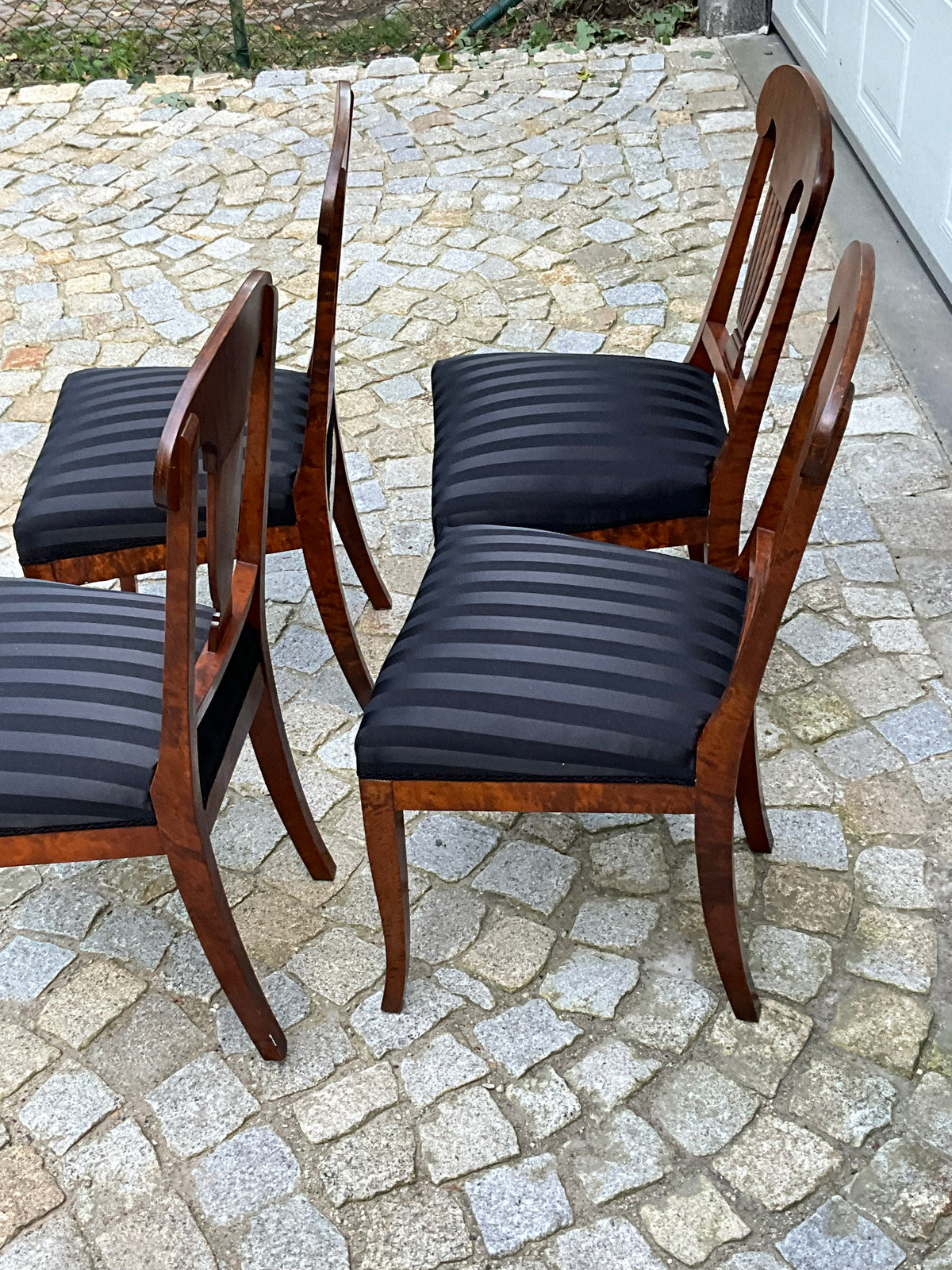 Set von 4 Biedermeierstühlen in Birke