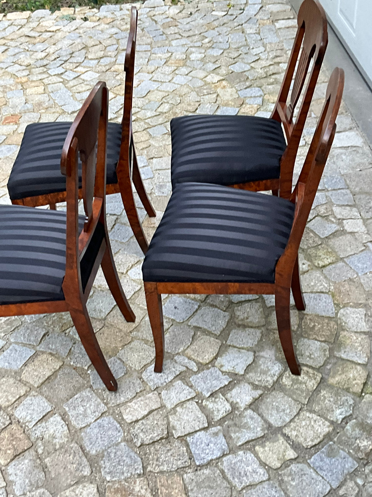 Set von 4 Biedermeierstühlen in Birke