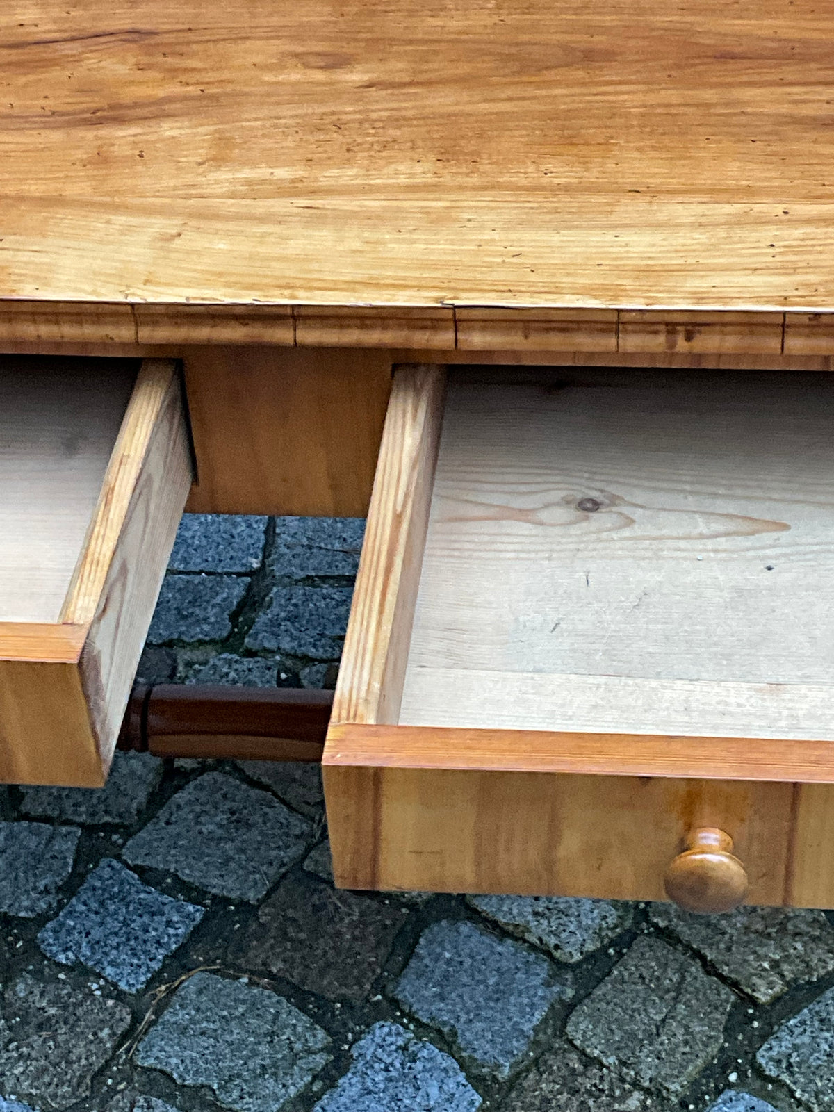 Biedermeier Lyra Schreibtisch in Kirschbaum um 1830