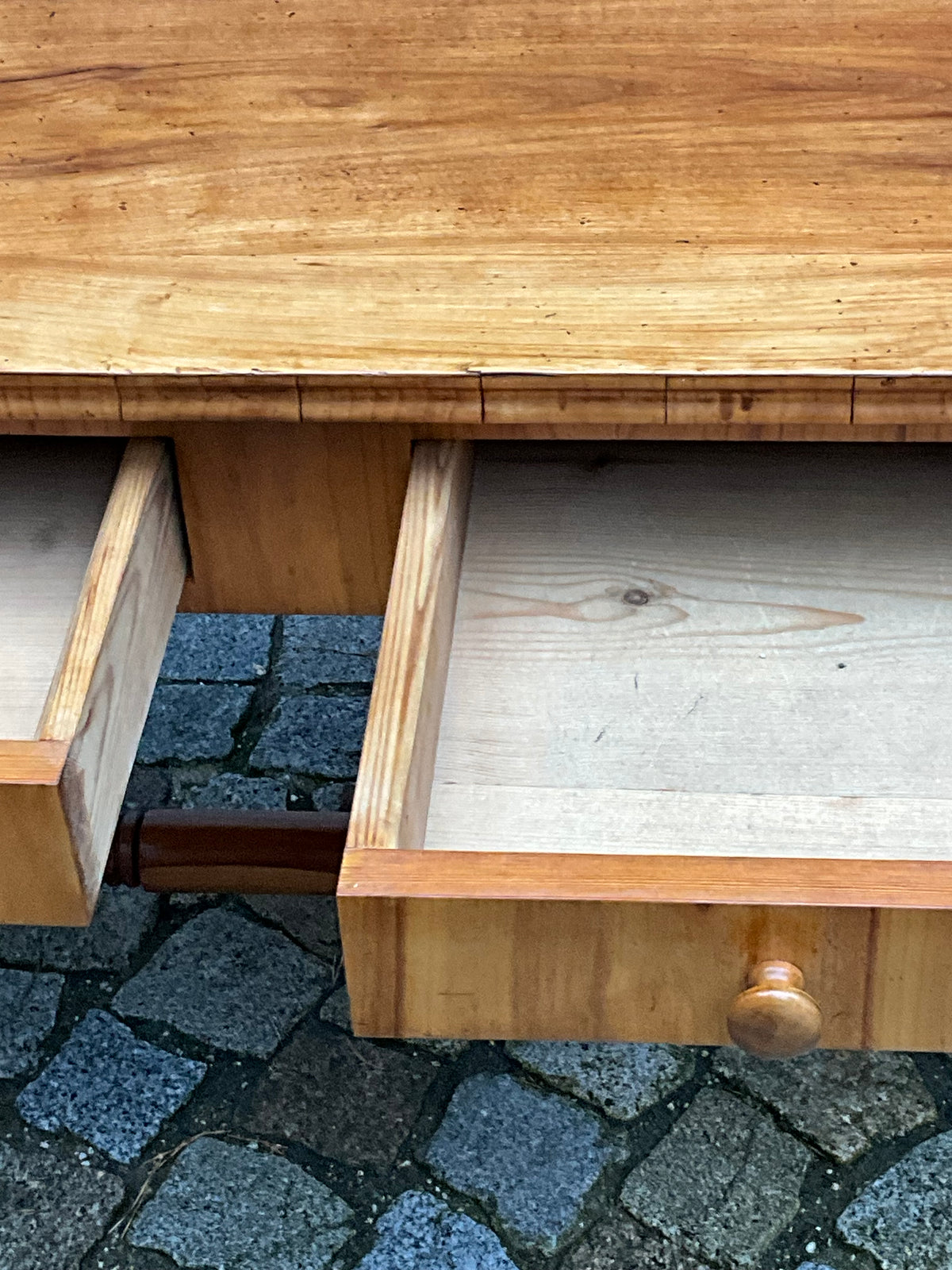 Biedermeier Lyra Schreibtisch in Kirschbaum um 1830