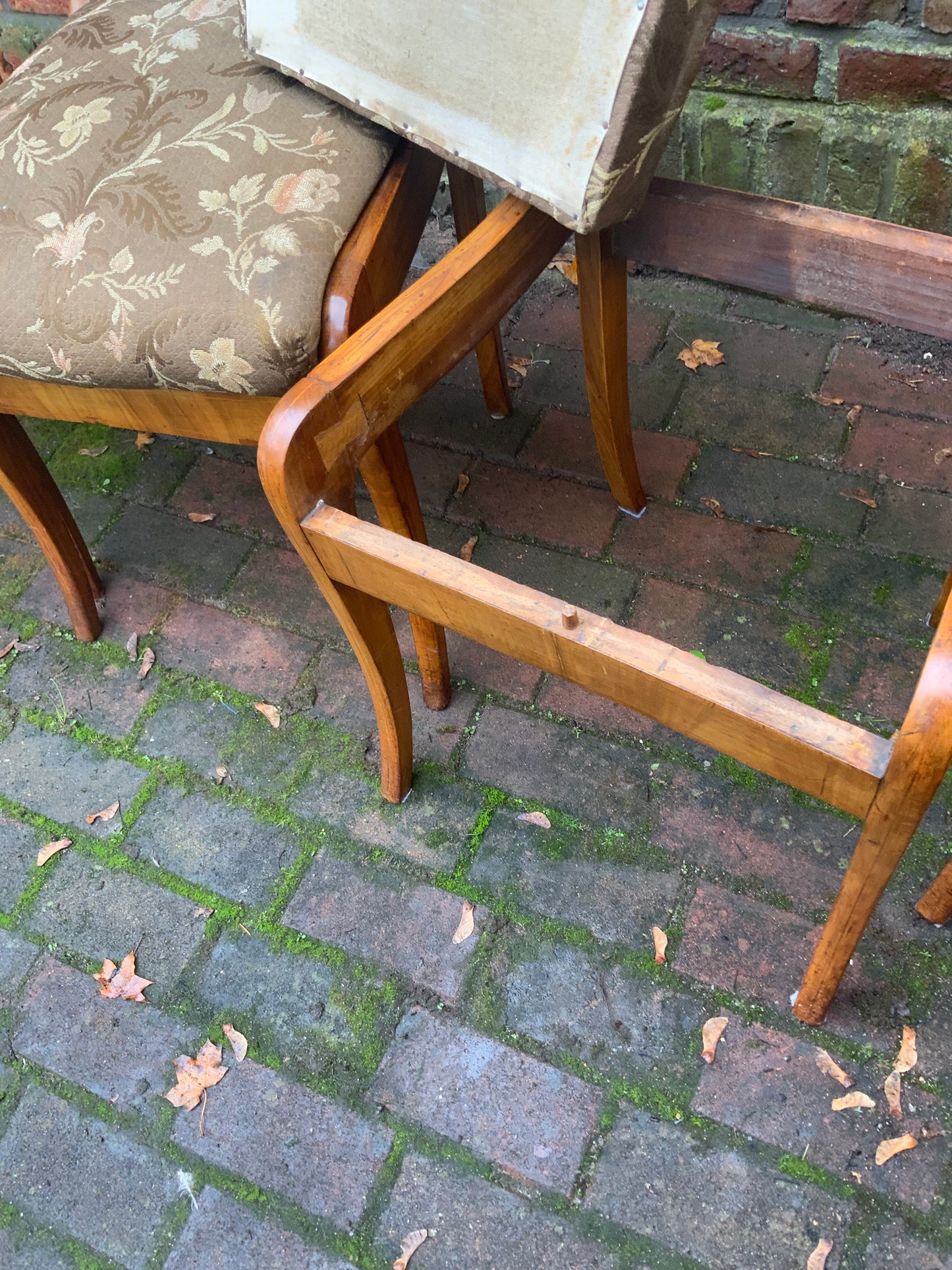 4 Set Biedermeierstühle in Kirschbaum um 1840