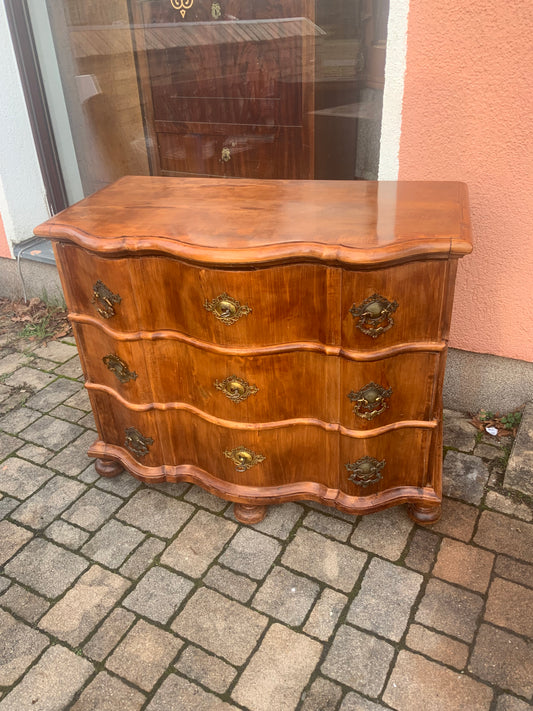 Barockkommode in Birnbaum um 1770