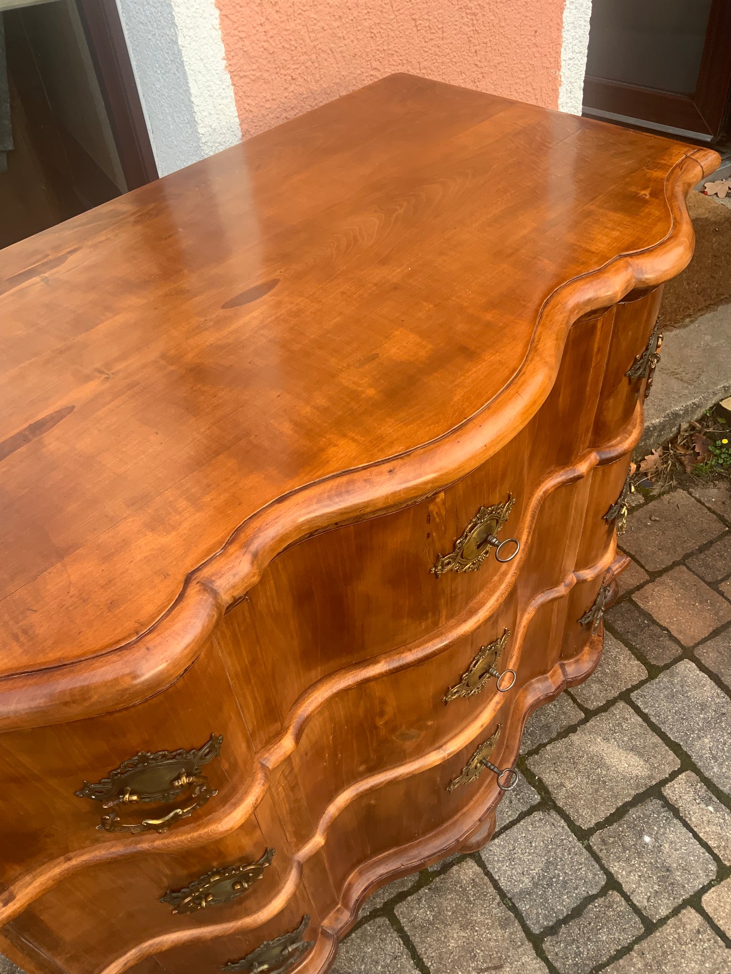 Barockkommode in Birnbaum um 1770