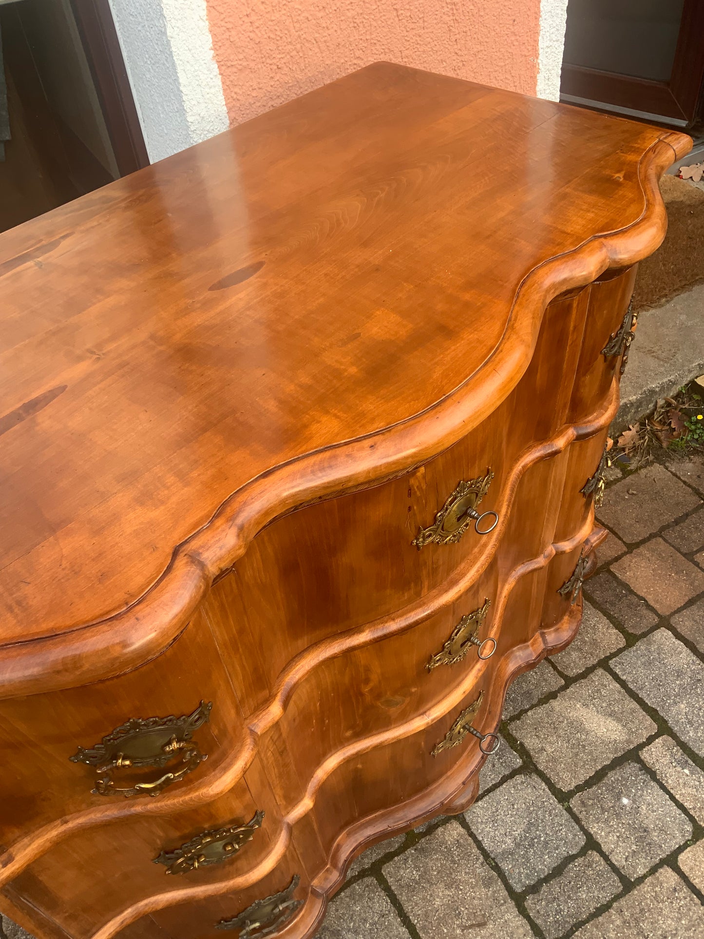 Barockkommode in Birnbaum um 1770