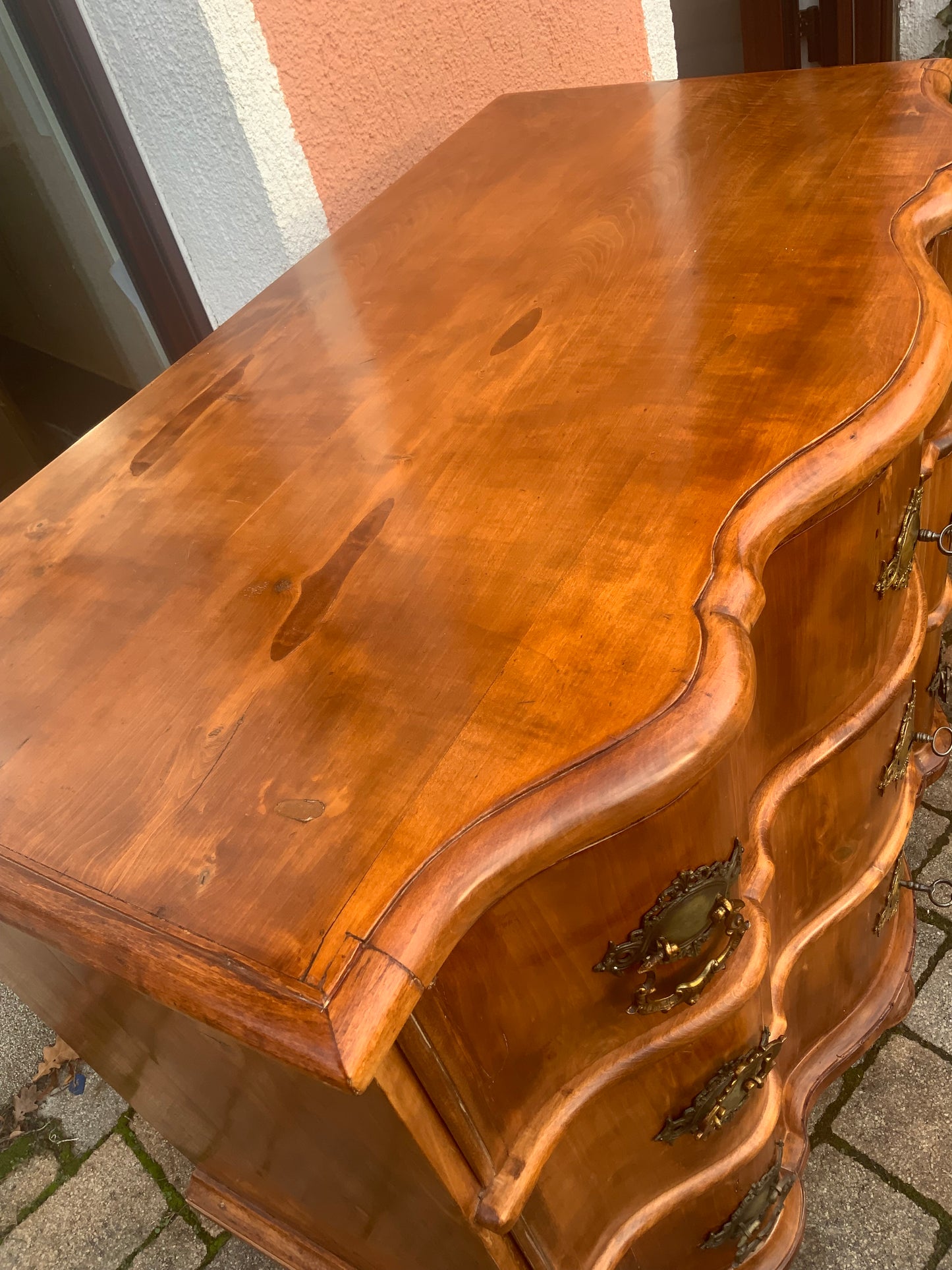 Barockkommode in Birnbaum um 1770