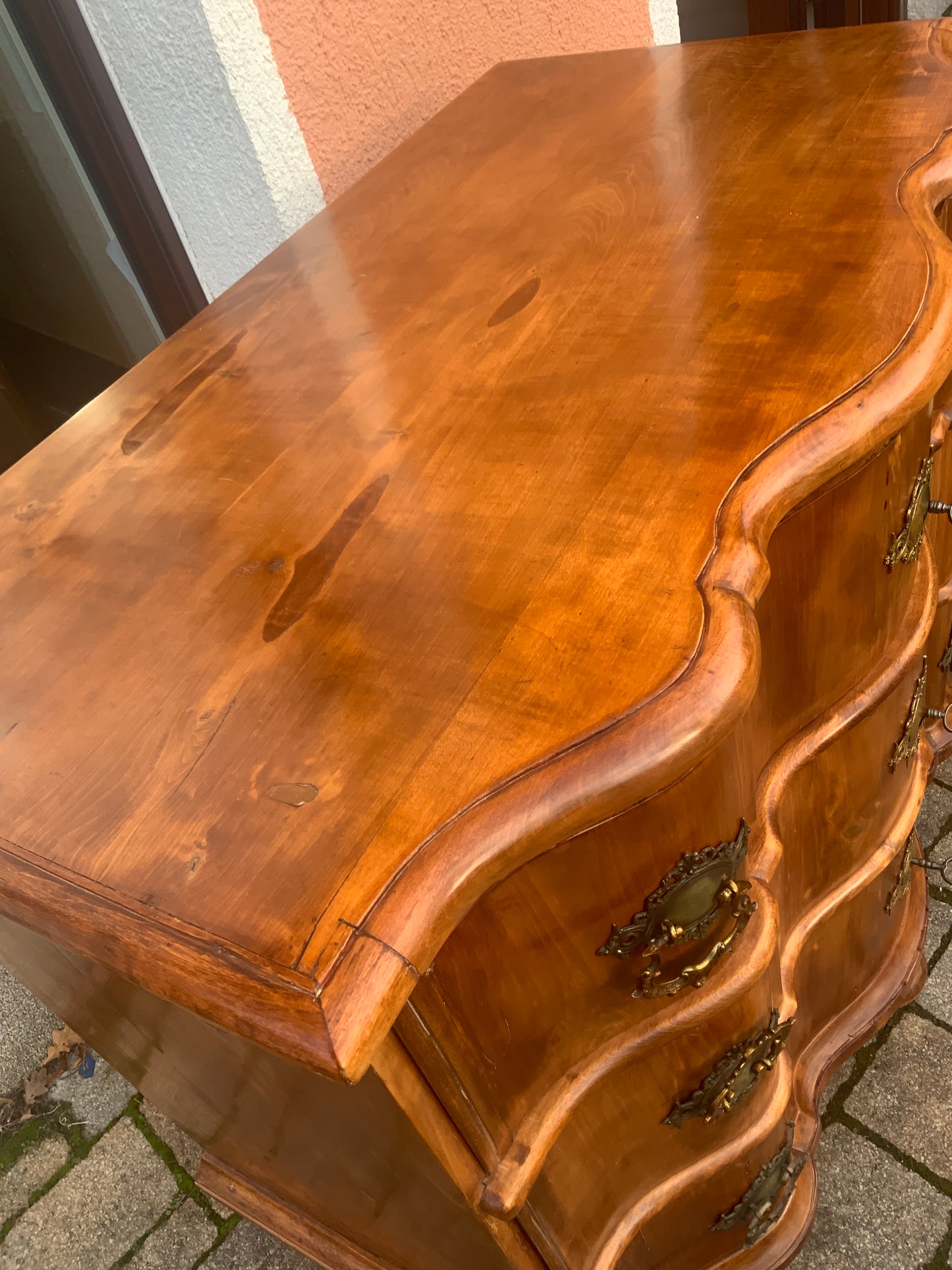 Barockkommode in Birnbaum um 1770